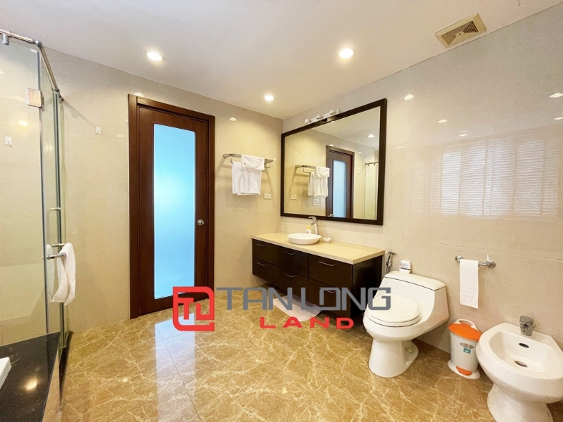 Fully furnished villas for rent in Vinhomes Riverside - Remarkable level of resort-style 3