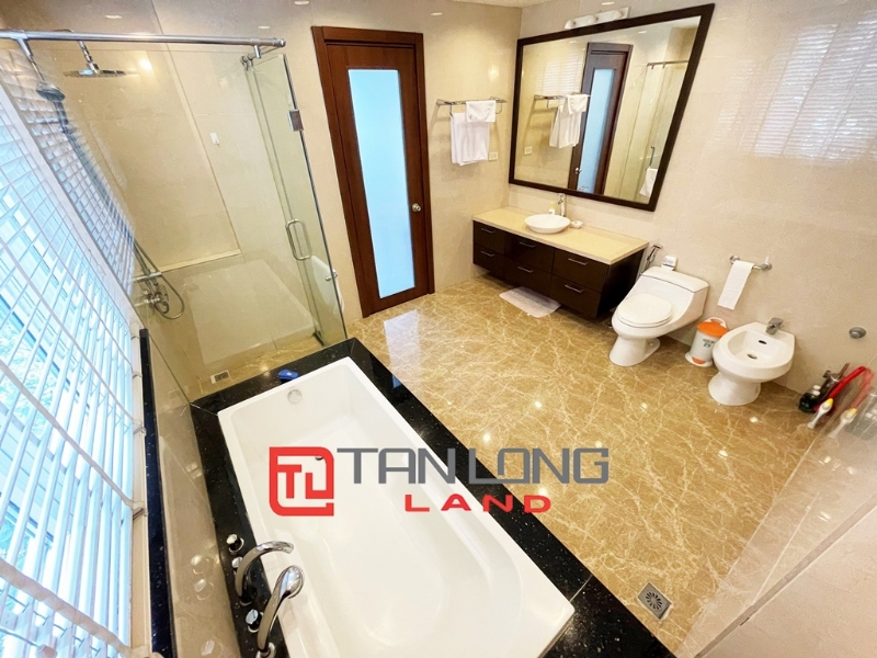 Fully furnished villas for rent in Vinhomes Riverside - Remarkable level of resort-style 4