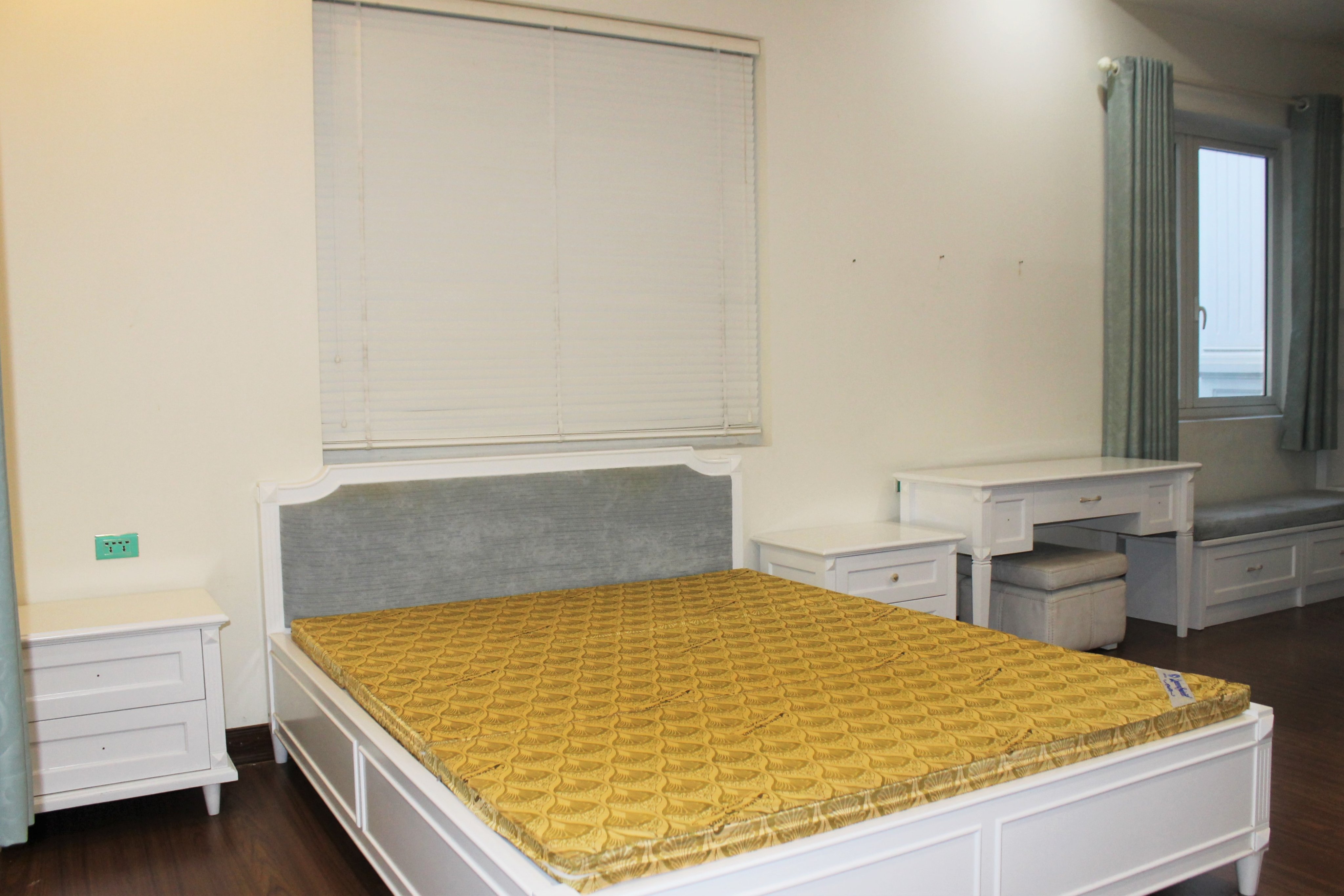 Furnished 3 Bedrooms Duplex Villa To Lease In Vinhomes Riverside 10