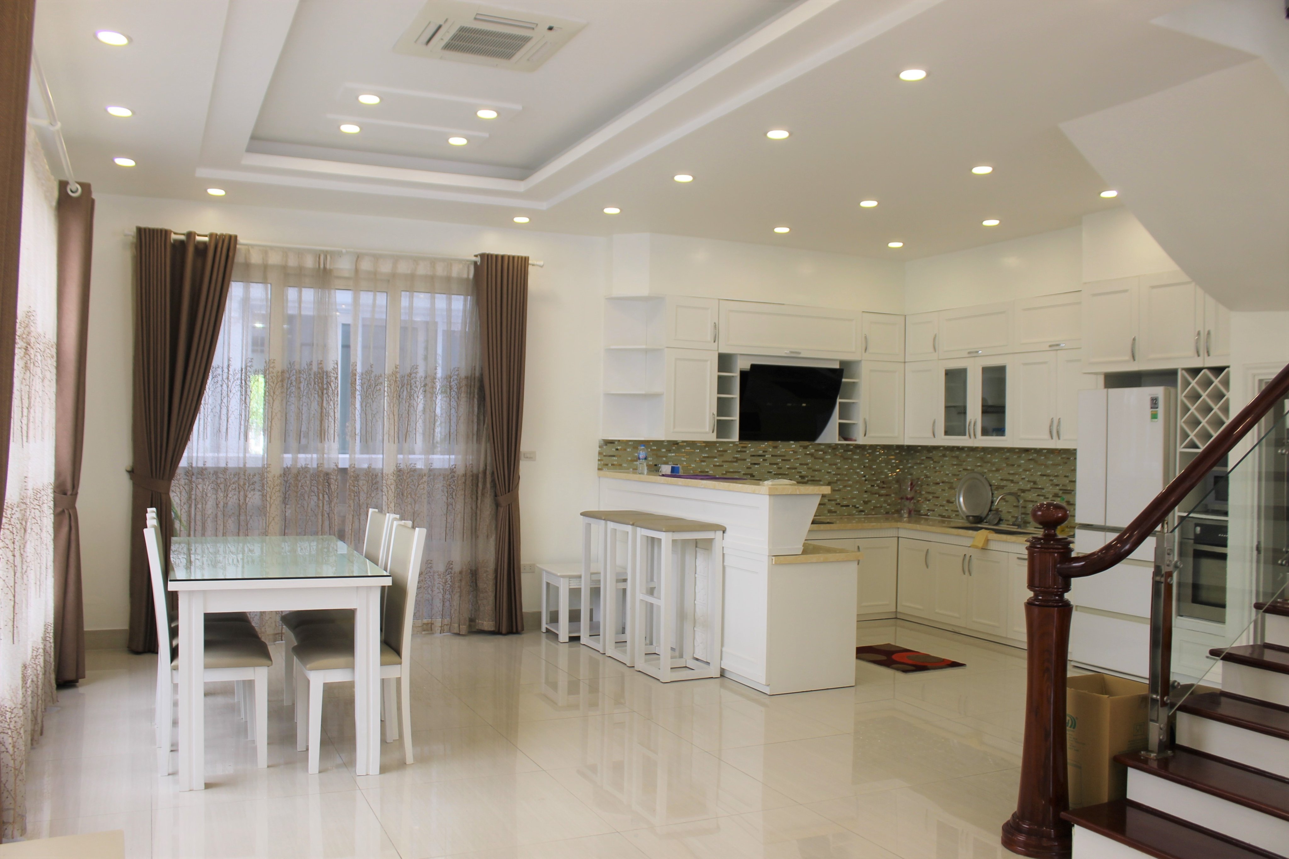 Furnished Semi-detached Vinhomes Riverside Villa To Lease 5