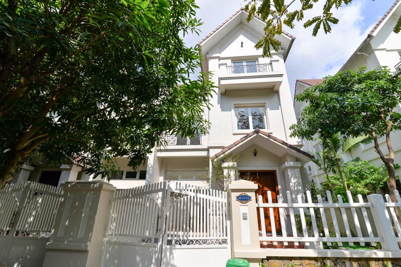 Furnished Villa for rent in Hoa Sua 3, Vinhomes Riverside 15