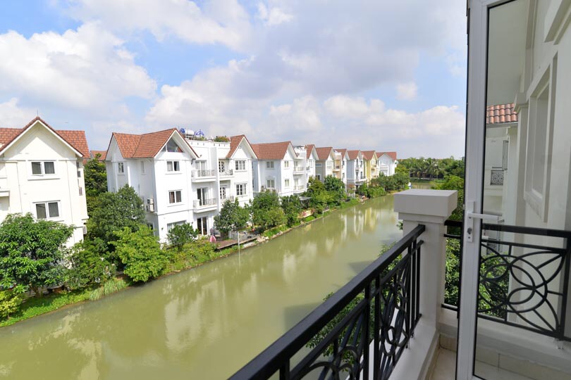 Furnished Villa for rent in Hoa Sua 3, Vinhomes Riverside 8