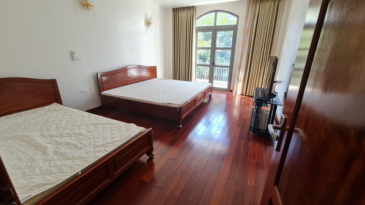 Garden Villa for rent in Phong Lan Sub-area at Vinhomes The Harmony 2