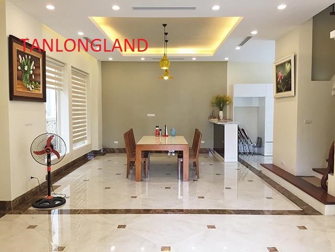 Good price villas for rent on Vinhomes Riveside - Long Bien 6