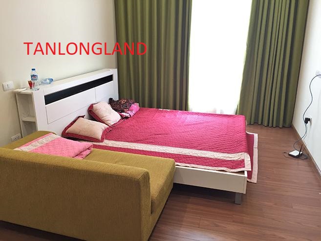 Good price villas for rent on Vinhomes Riveside - Long Bien 8