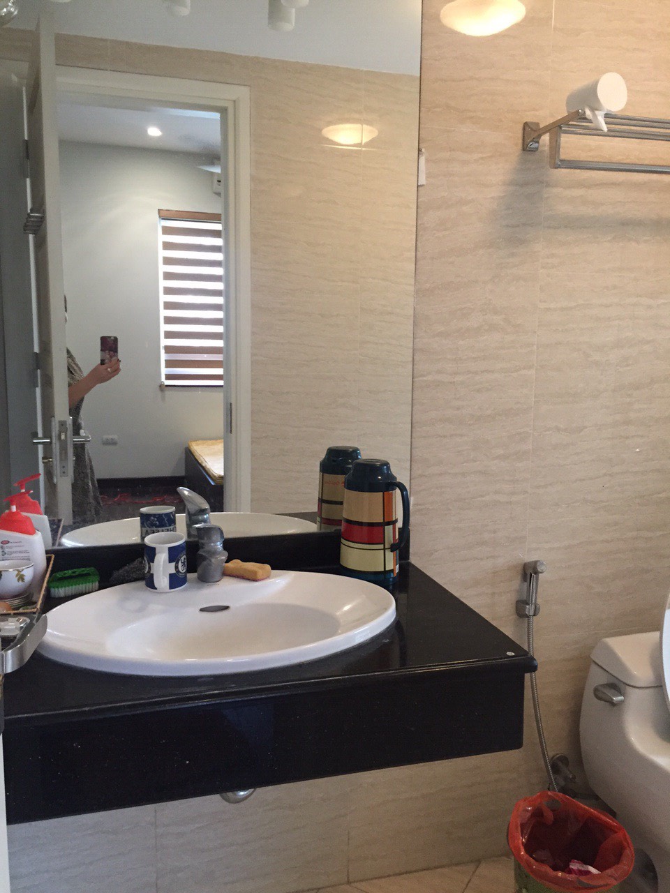 Gorgeous and well-lit 3 bedroom-villa for rent in Vinhomes Riverside! 13