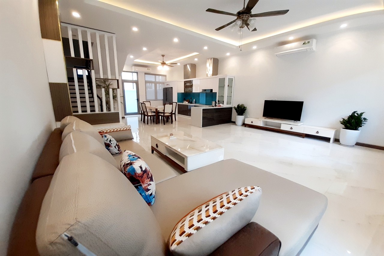 Gorgeous, Brand-new Villa for Rent | Lake nearby 2