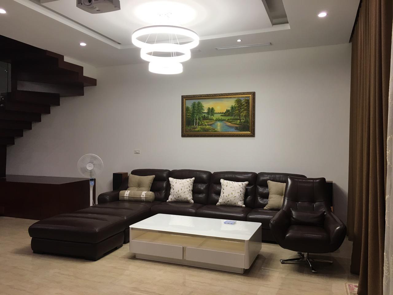 Gorgeous villa for rent at Vinhomes Riverside 3