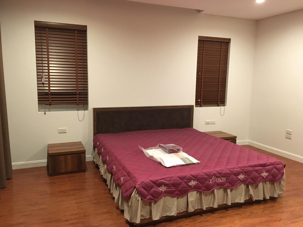 Gorgeous villa for rent at Vinhomes Riverside 10
