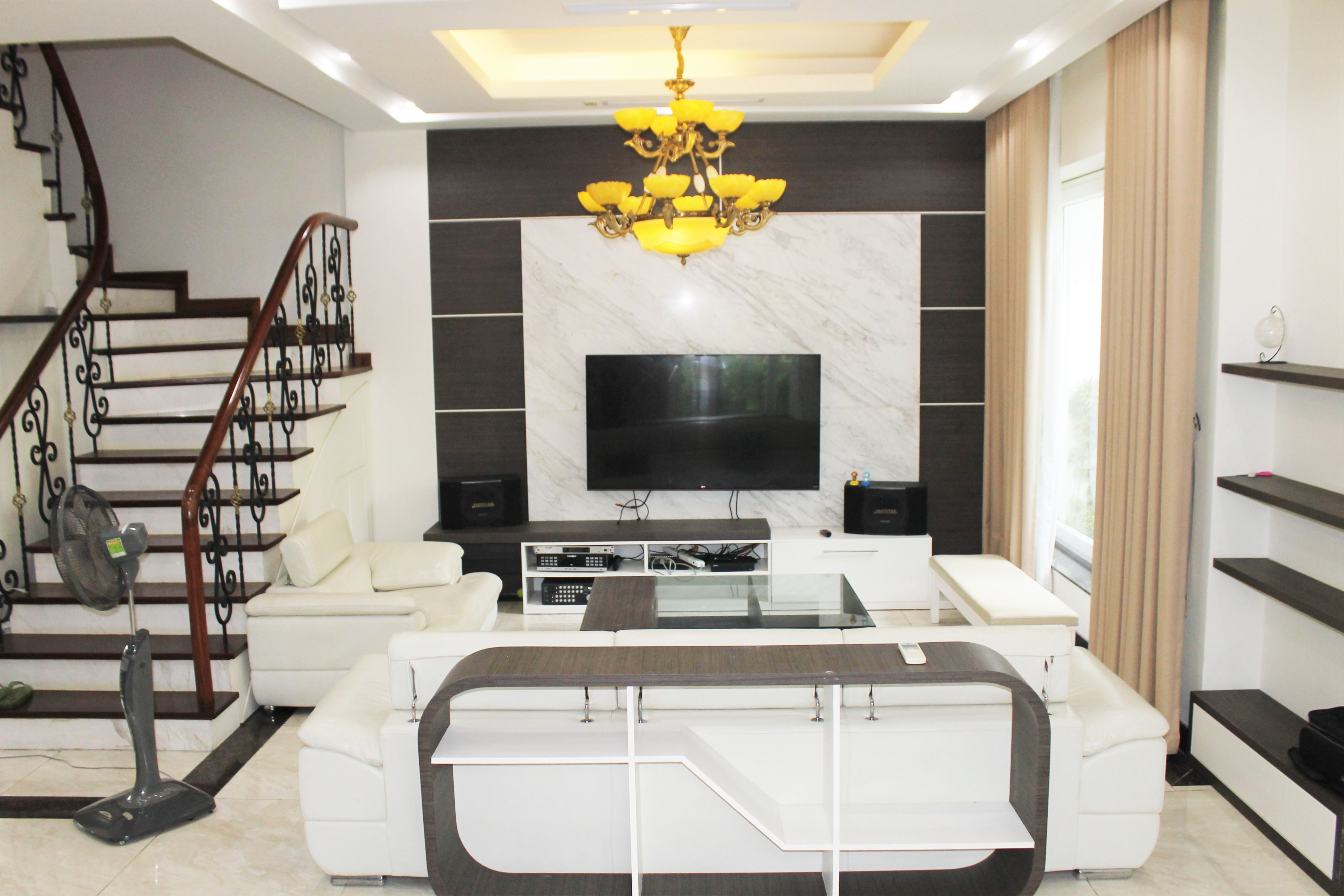 Hanoi Affordable Furnished 3 Bedrooms Duplex Villa in Vinhomes Riverside To Lease 2