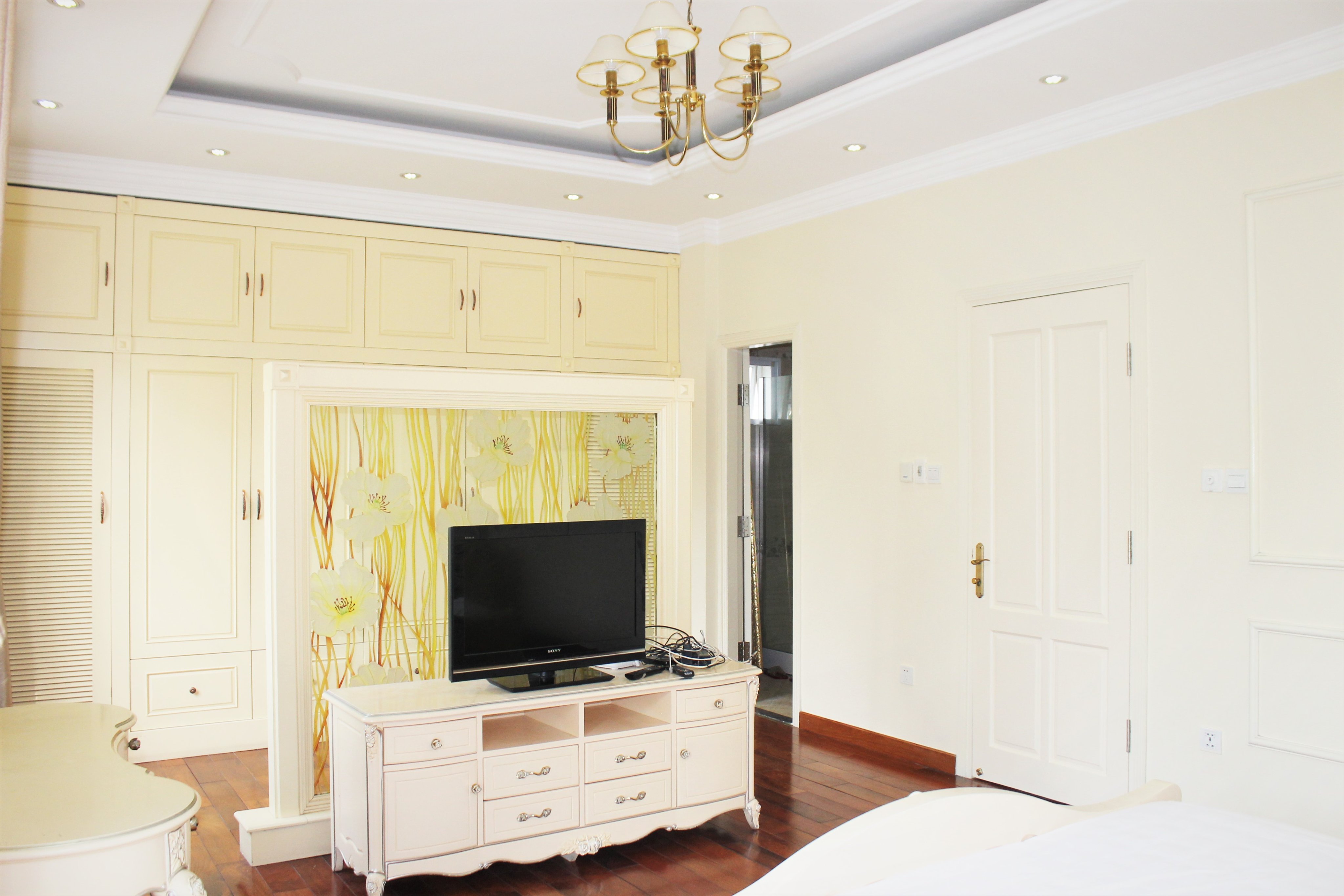 Hanoi Furnished 3 Bedrooms Duplex Villa To Lease at Vinhomes Riverside 11