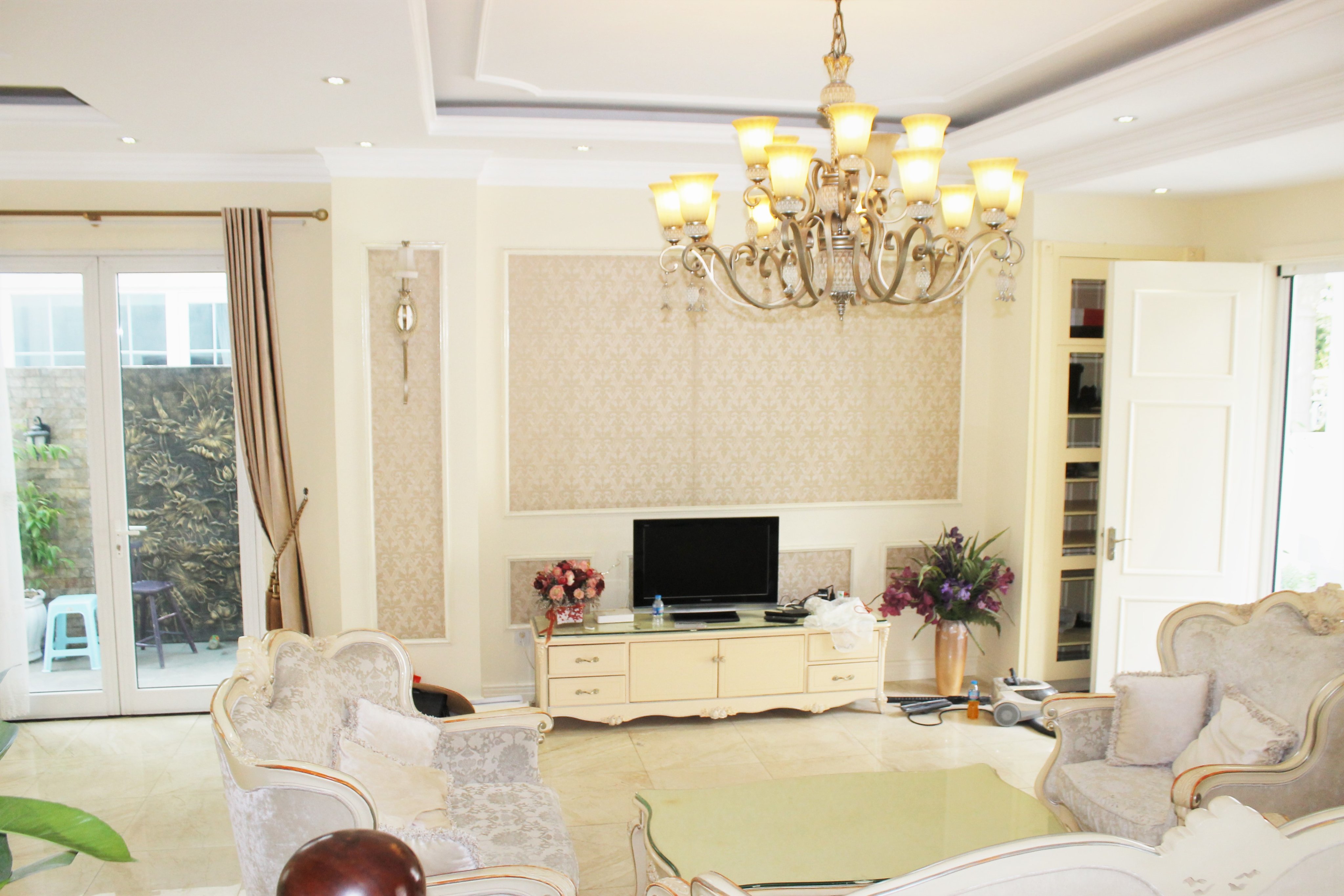 Hanoi Furnished 3 Bedrooms Duplex Villa To Lease at Vinhomes Riverside 2