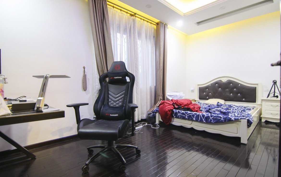 High-quality 200m2 villa for rent in Vinhomes Riverside Urban Town 10