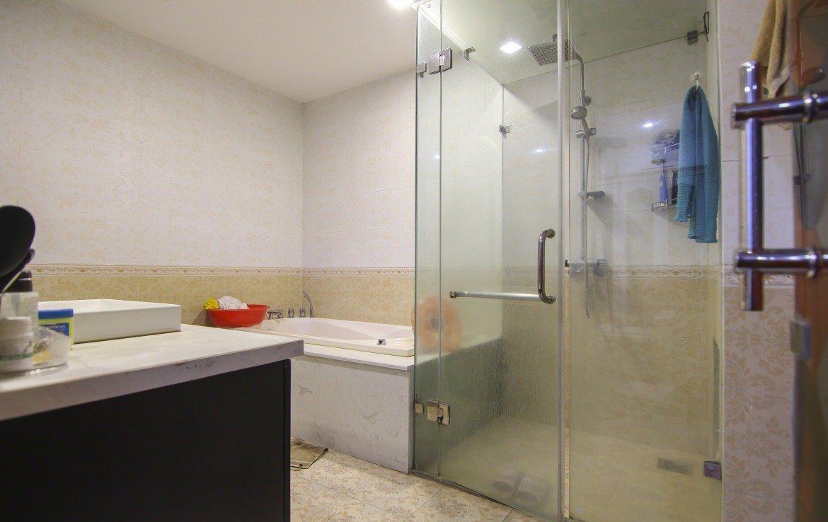 High-quality 200m2 villa for rent in Vinhomes Riverside Urban Town 16