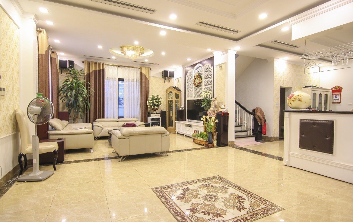 High-quality 200m2 villa for rent in Vinhomes Riverside Urban Town 2