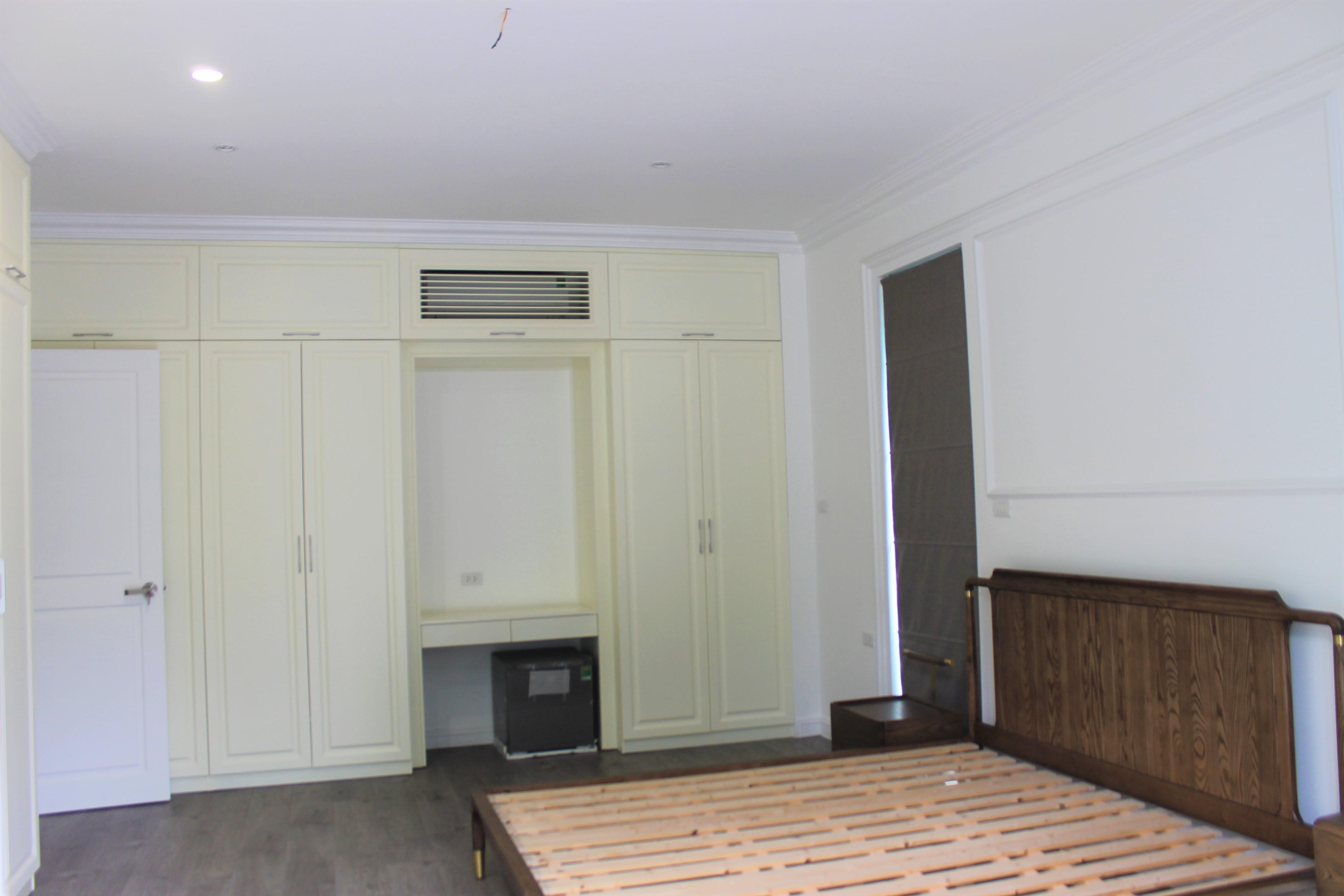 HUGE SPACIOUS FURNISHED DETACHED VINHOMES RIVERSIDE VILLA TO LEASE 11