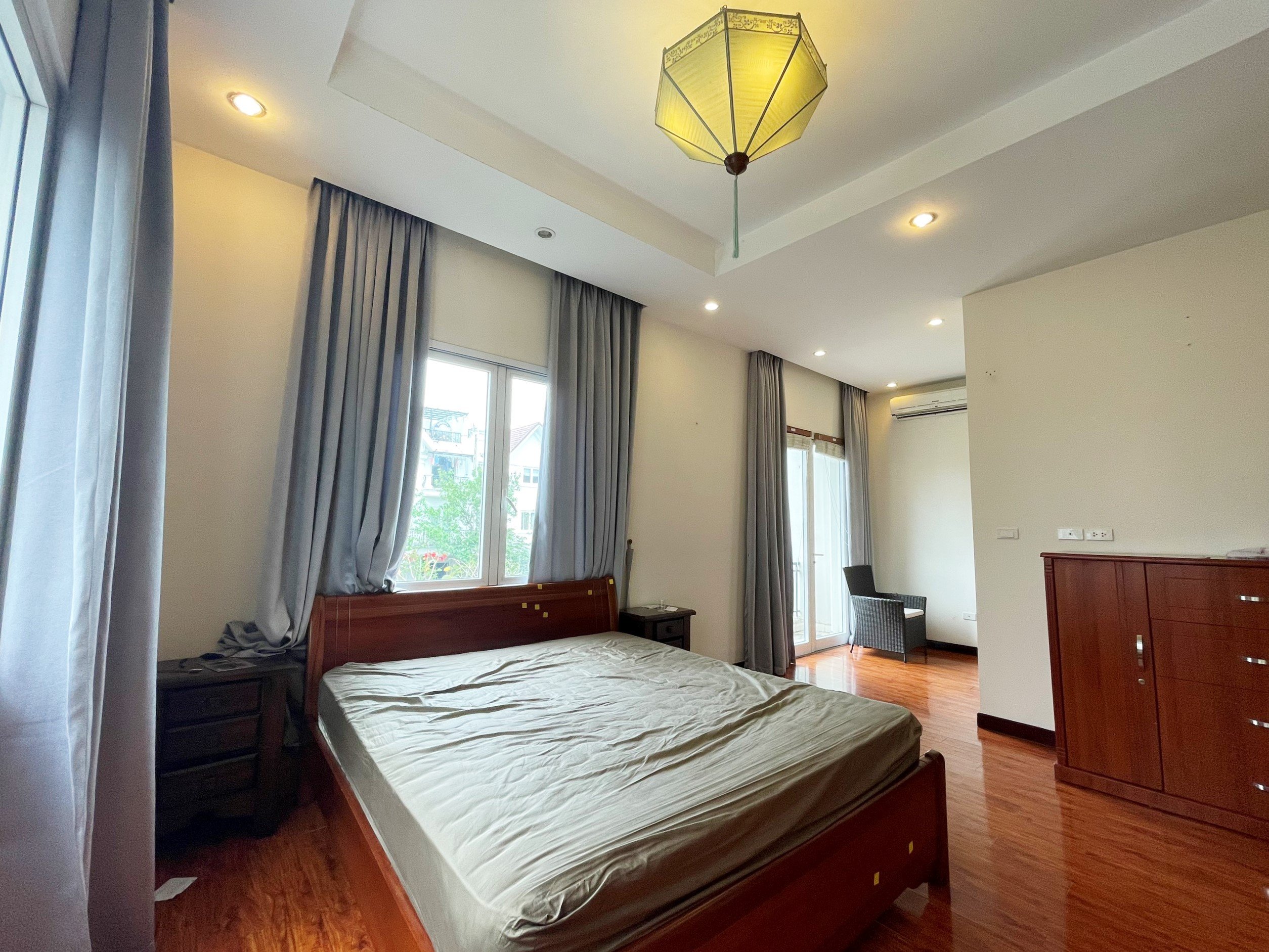 Impressive designed villa in Sao Bien Vinhomes Ocean park for rent 4