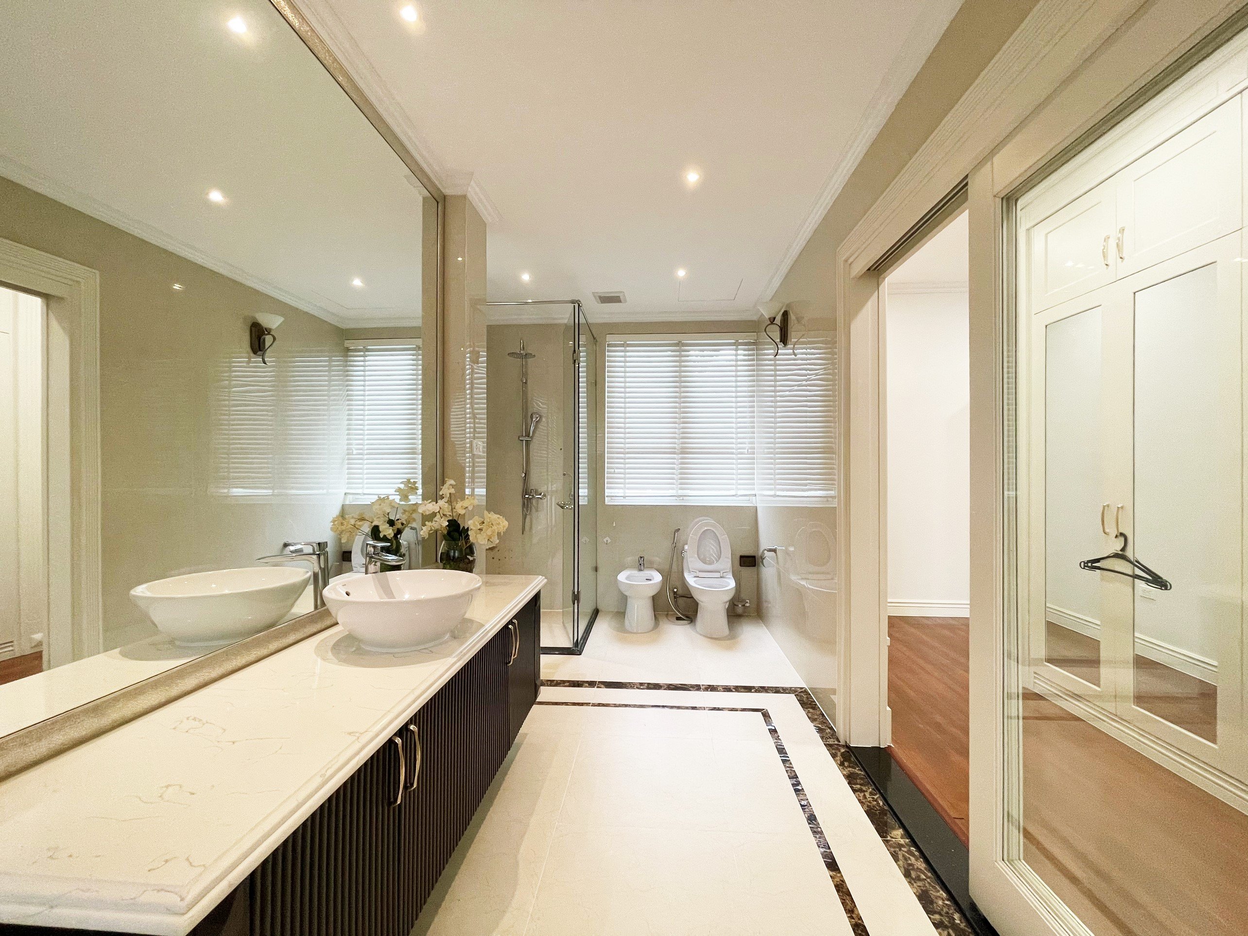 Incredible Bang Lang Villa for rent in Vinhomes Riverside, Long Bien District 11
