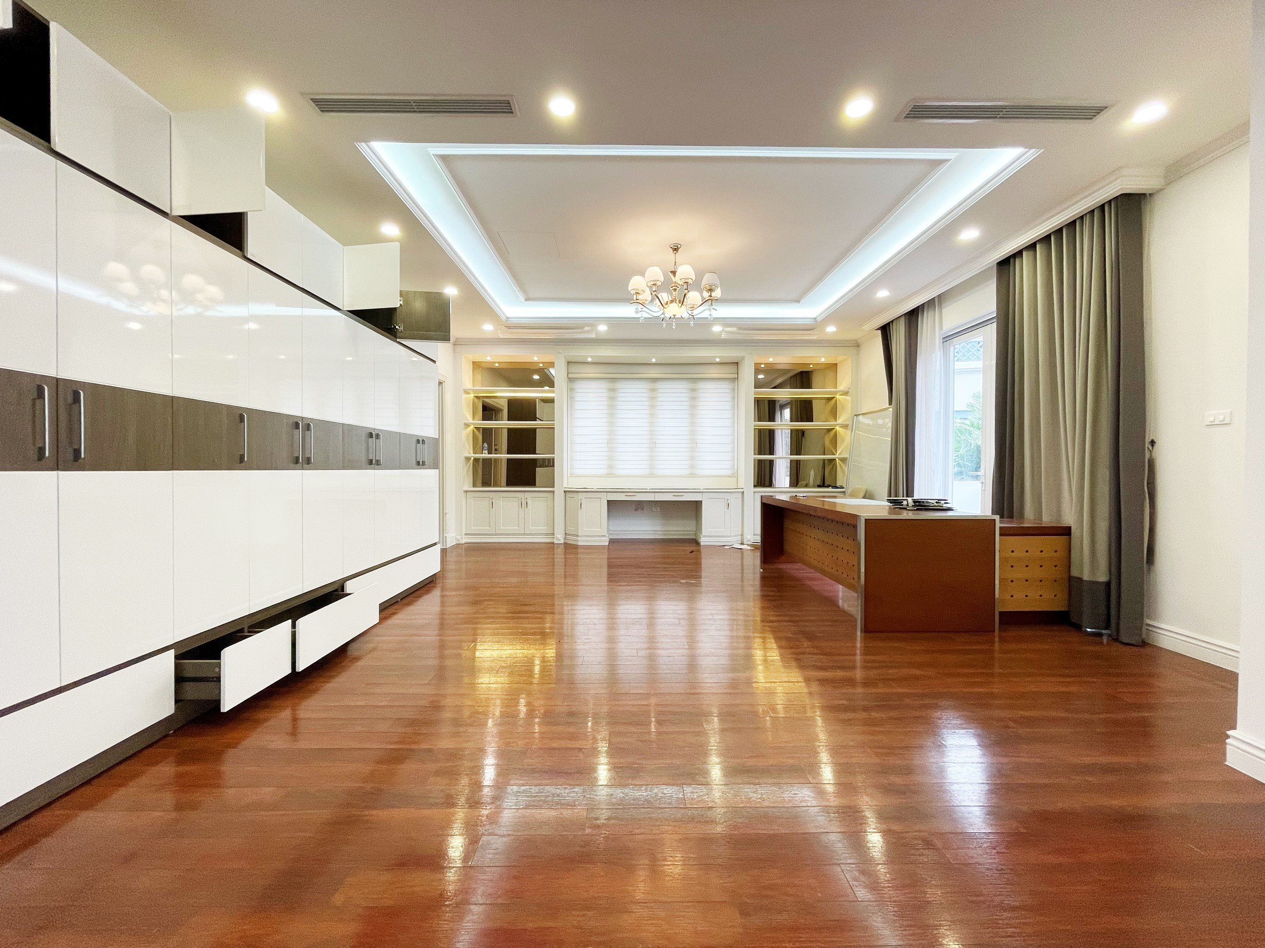 Incredible Bang Lang Villa for rent in Vinhomes Riverside, Long Bien District 14