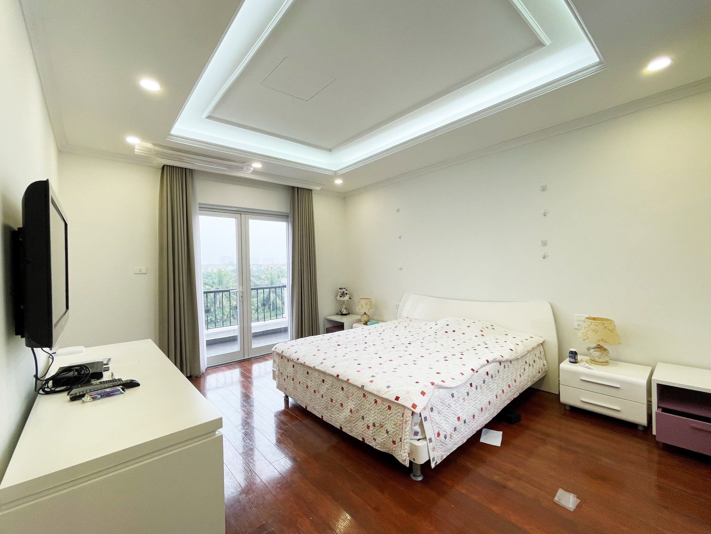 Incredible Bang Lang Villa for rent in Vinhomes Riverside, Long Bien District 15