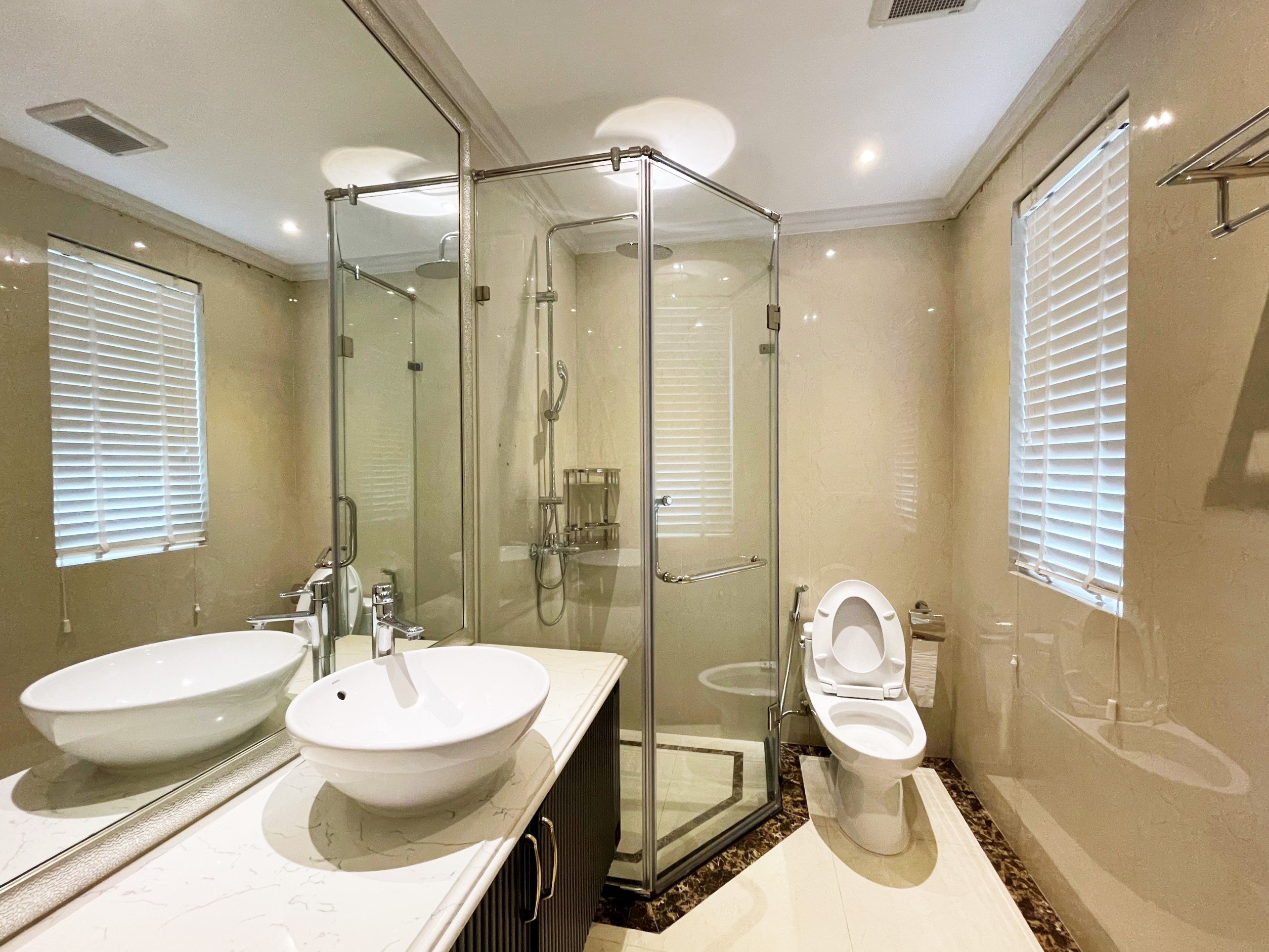 Incredible Bang Lang Villa for rent in Vinhomes Riverside, Long Bien District 19