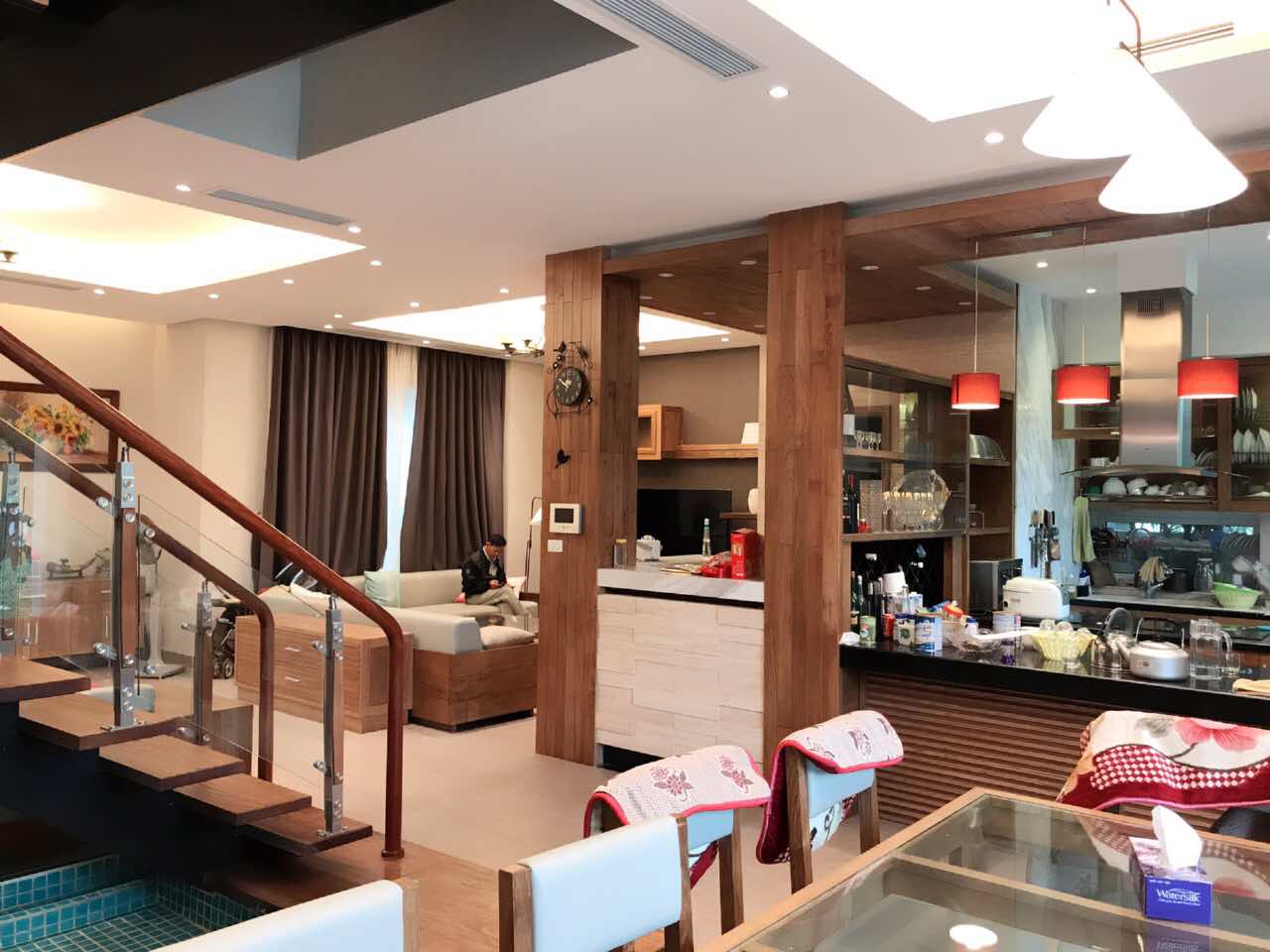 Lake house for lease in Vinhomes Riverside with modern and splendid indoor interior 5