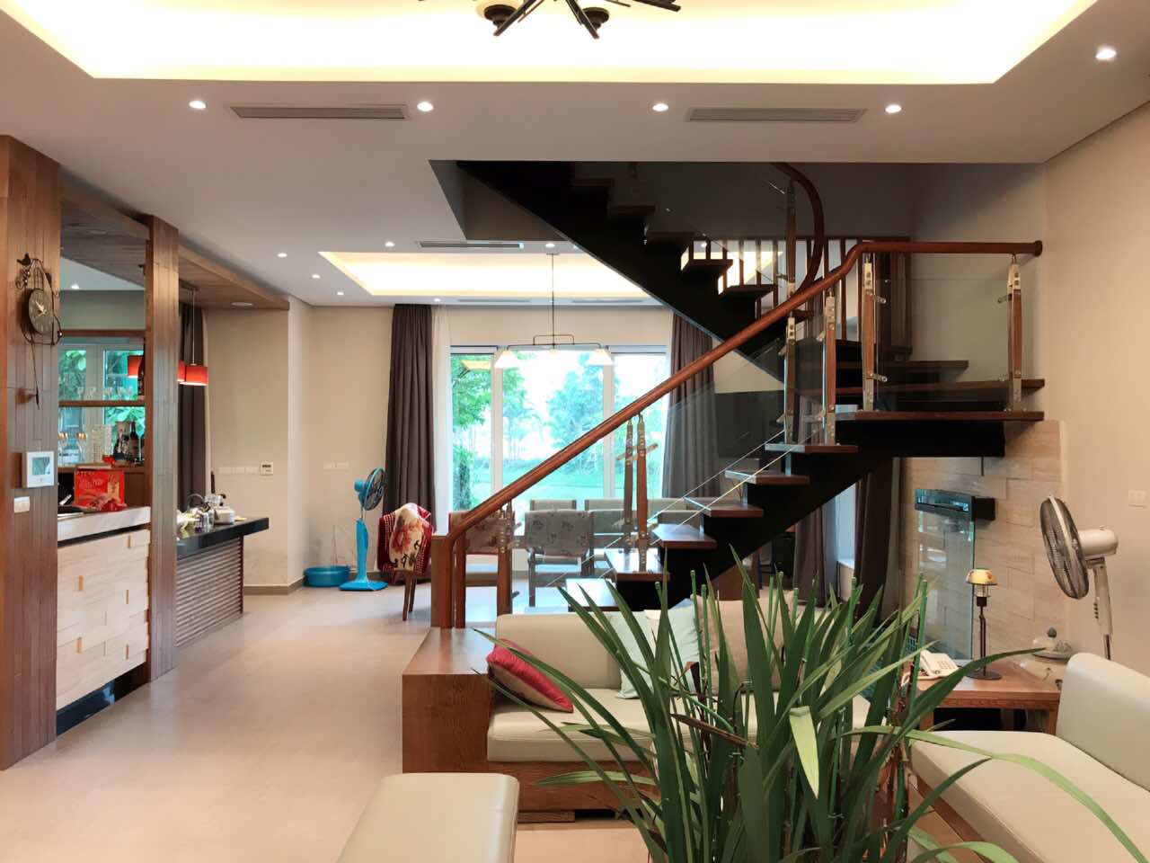 Lake house for lease in Vinhomes Riverside with modern and splendid indoor interior 7