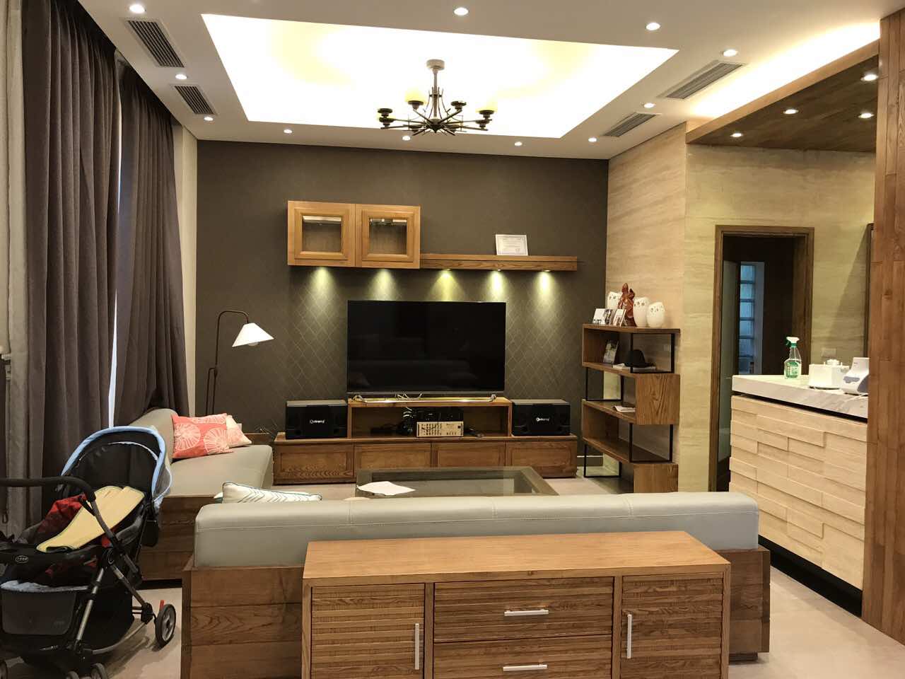 Lake house for lease in Vinhomes Riverside with modern and splendid indoor interior 9