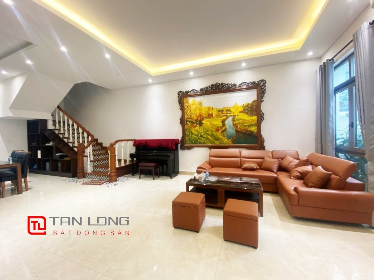Lakeside Villa for rent near Vinschool at Vinhomes The Harmony 2