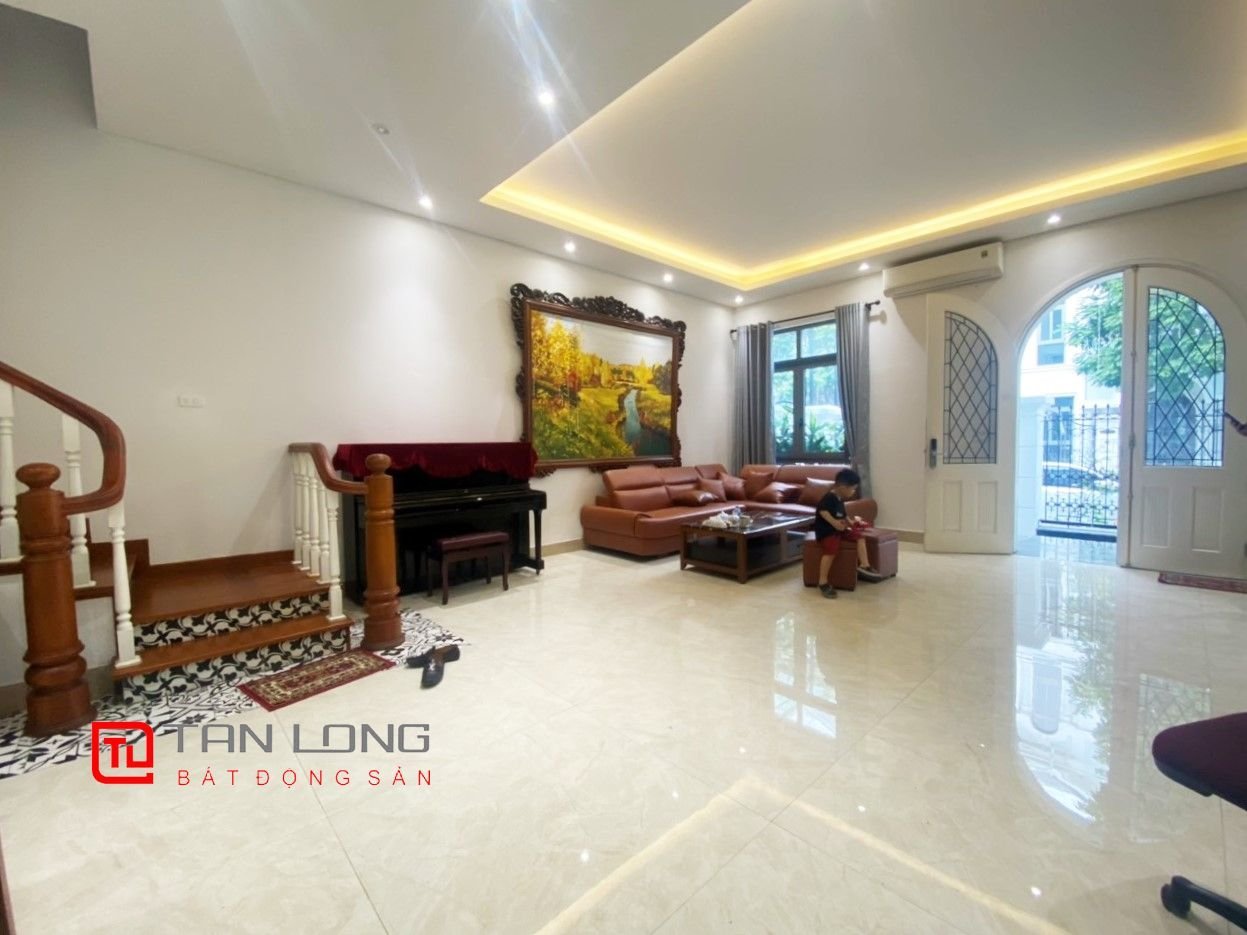Lakeside Villa for rent near Vinschool at Vinhomes The Harmony 3