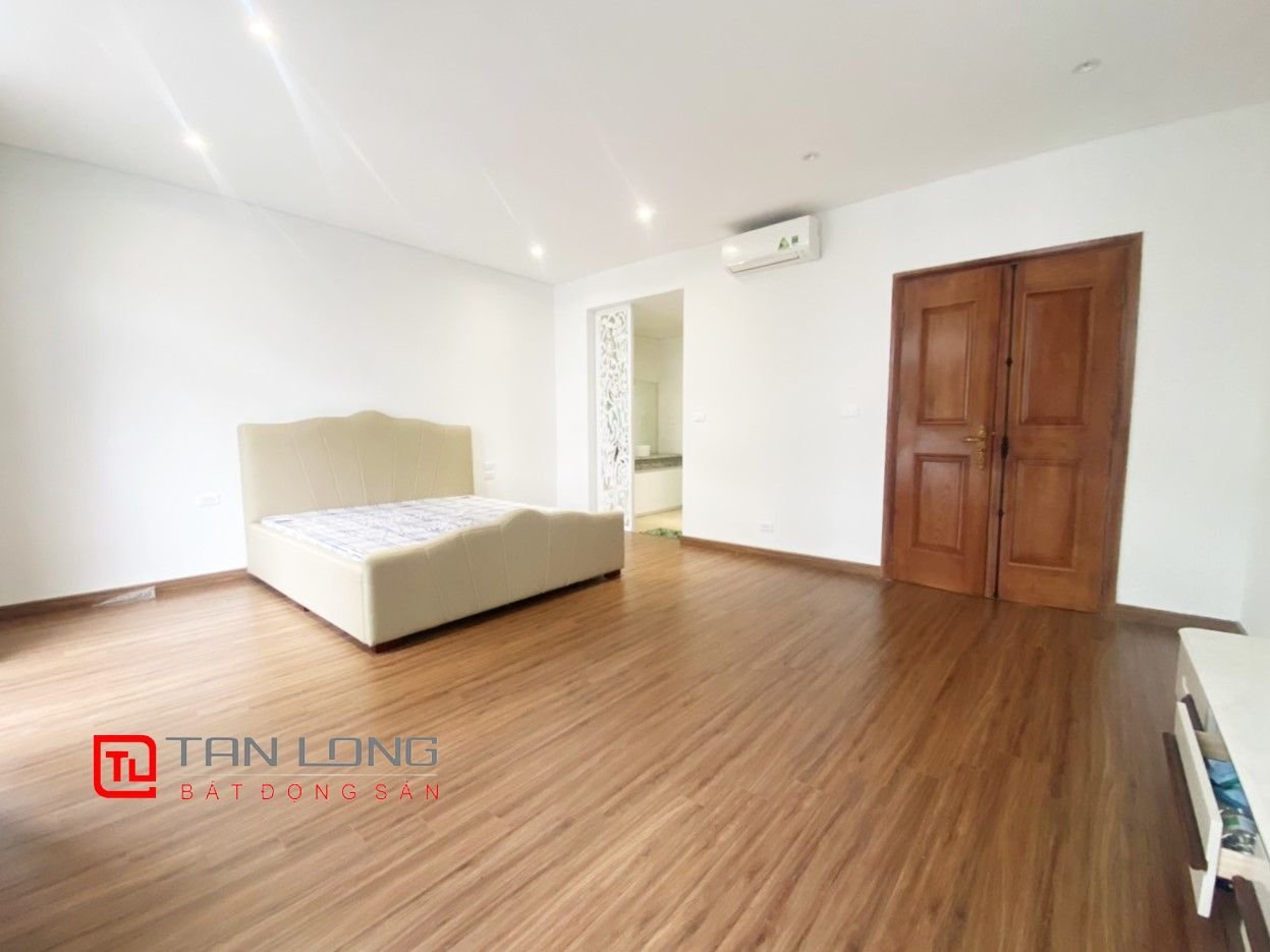 Lakeside Villa for rent near Vinschool at Vinhomes The Harmony 8