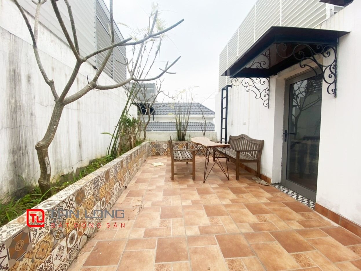Lakeside Villa for rent near Vinschool at Vinhomes The Harmony 9
