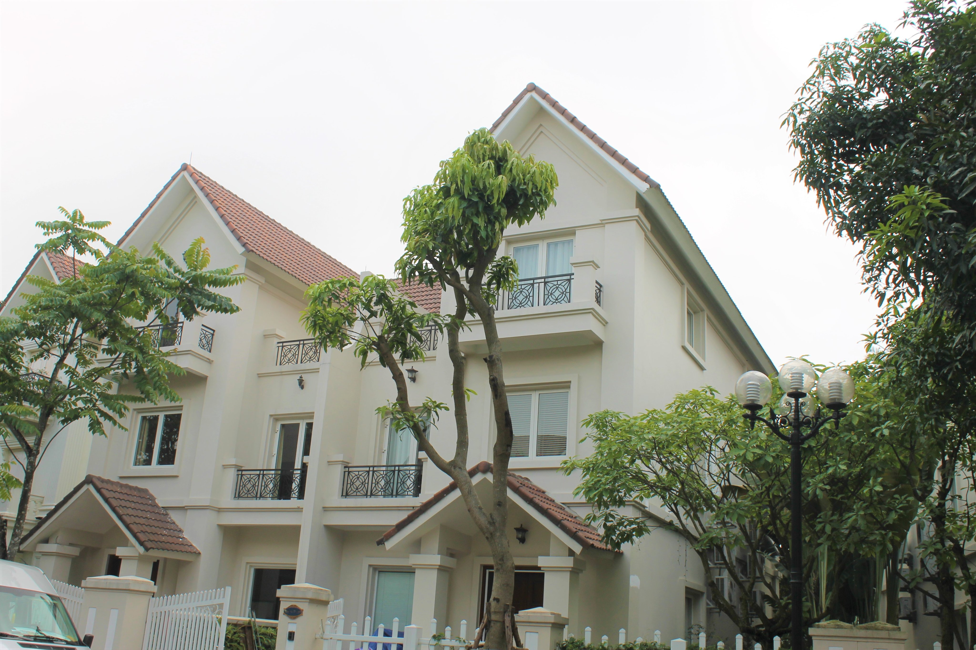 Fully furnished Duplex Villa for rent in Vinhomes Riverside