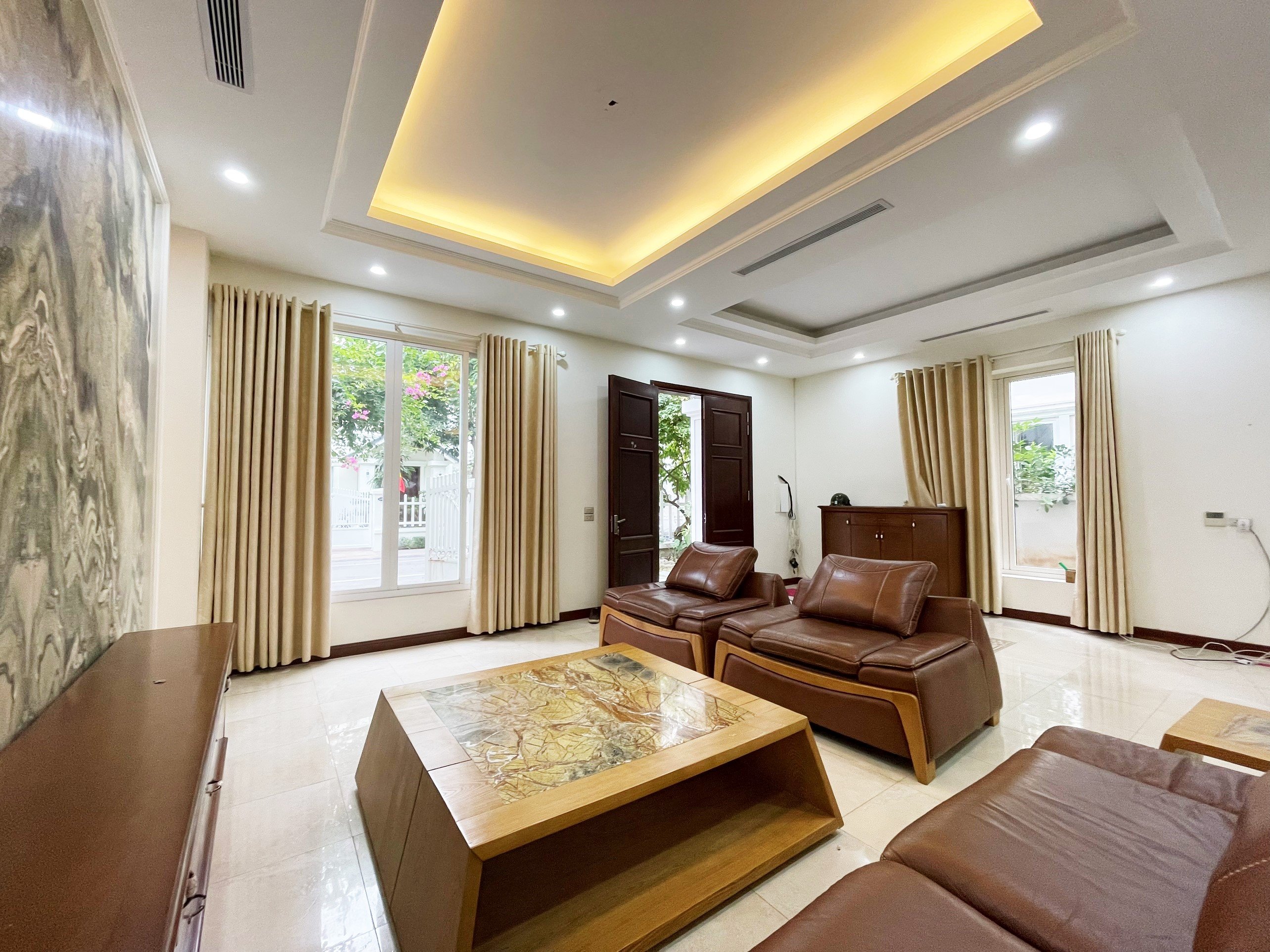 Lovely 3BRs villa for rent on Anh Dao, Vinhomes Riverside urban town 5