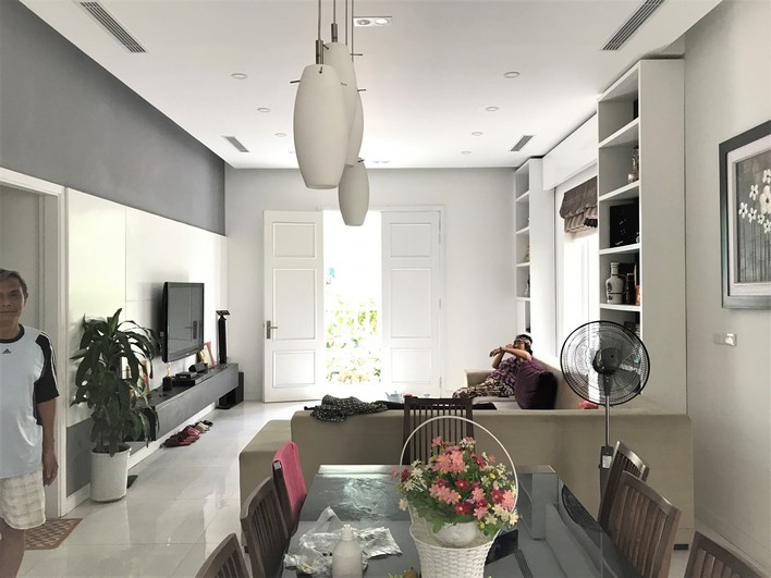 Lovely house for rent in Vinhomes Riverside - 200m - 4 bedroom | 4 bathroom 3