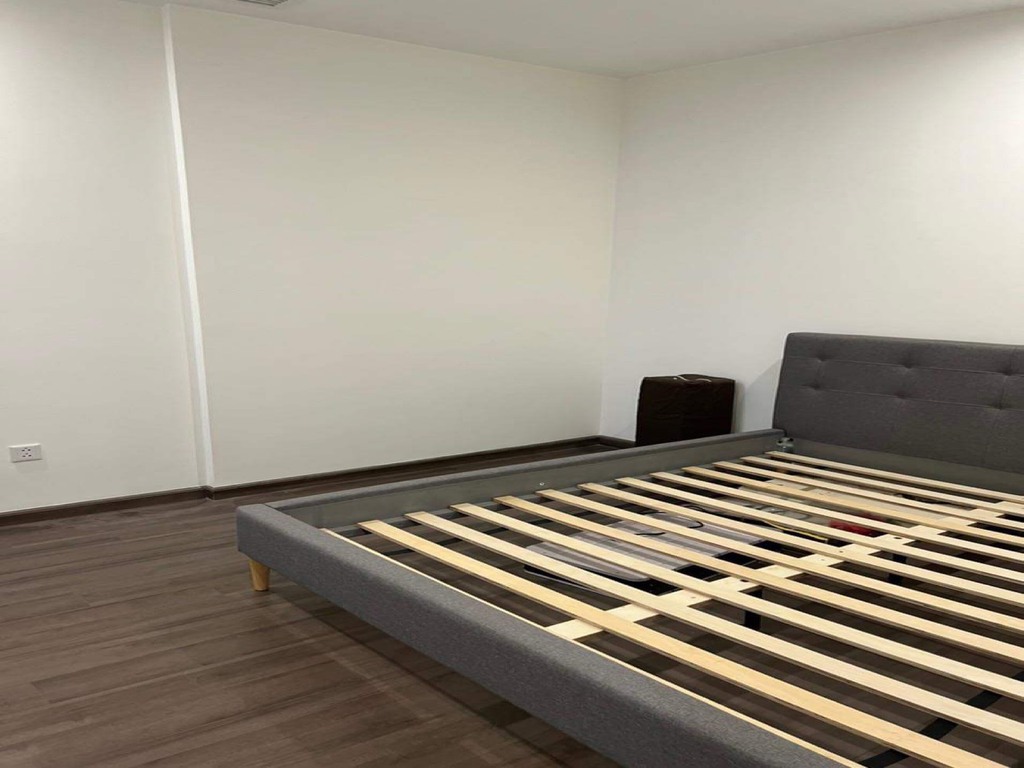 Low floor Apartment for sale with Southeast Balcony view at Vinhomes Symphony 3