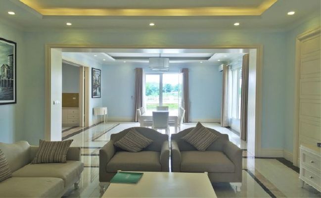 Luxurious full-serviced villa with 3 bedrooms in Vinhome Riverside for lease 3