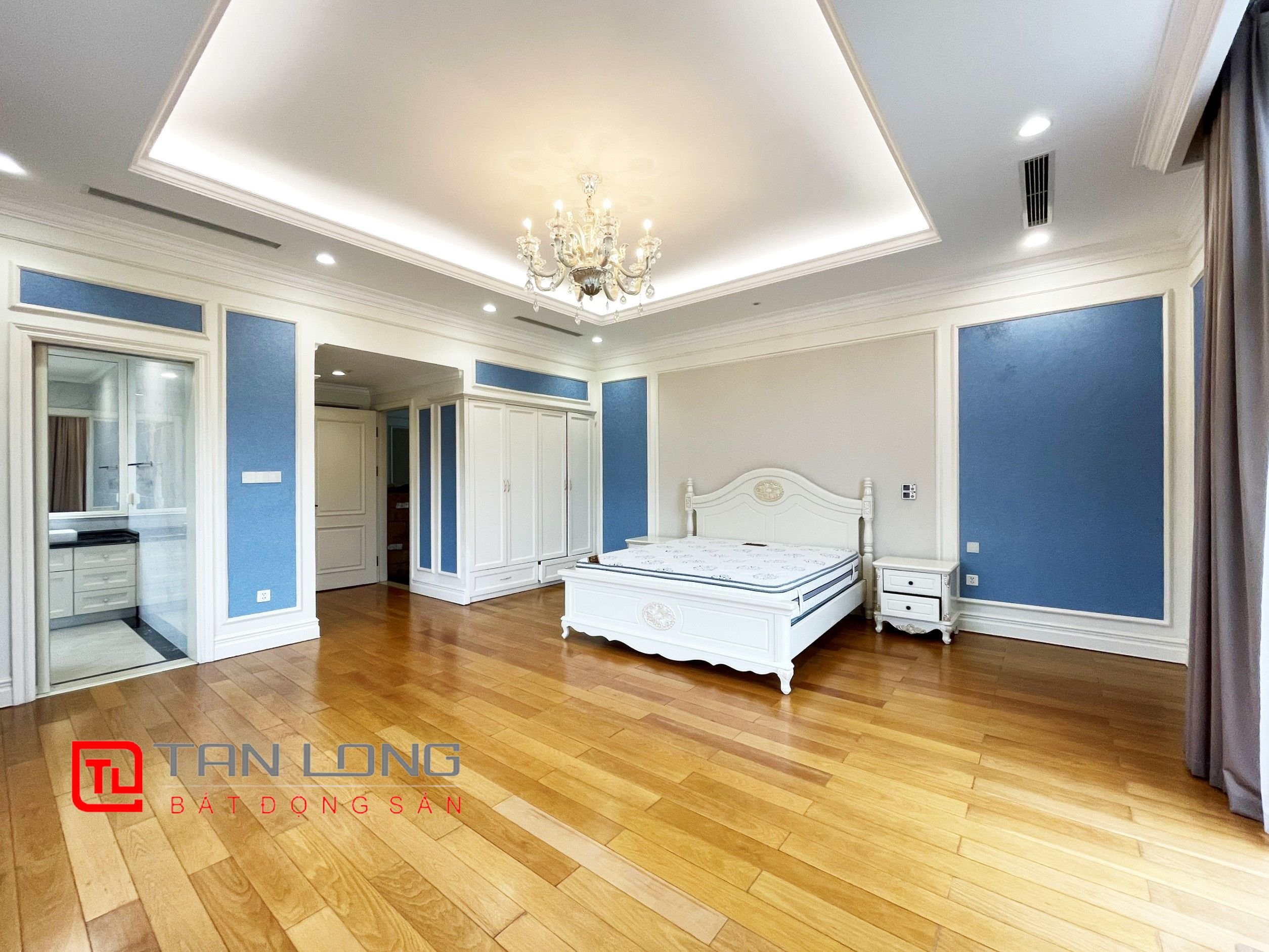 Luxurious Pool Villa for rent in Vinhomes Riverside Urban Town 19