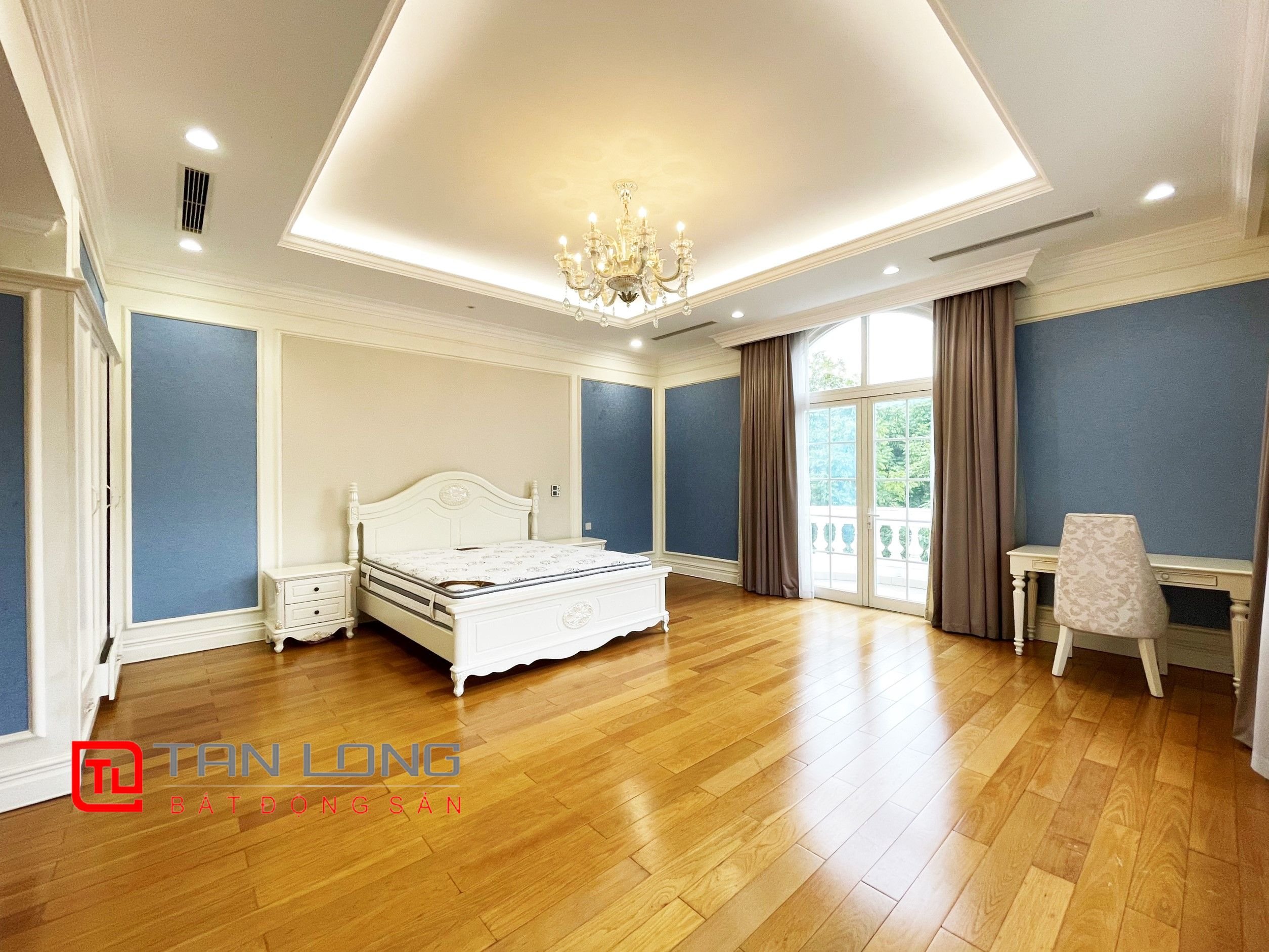 Luxurious Pool Villa for rent in Vinhomes Riverside Urban Town 21