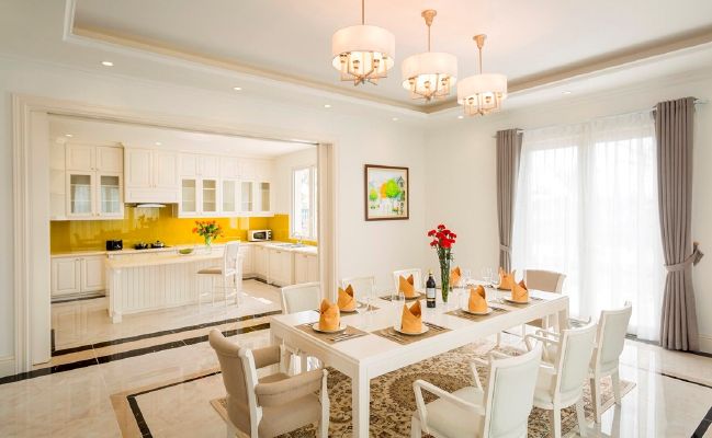 Luxurious villa with 4 bedrooms in Vinhome Riverside to rent 2