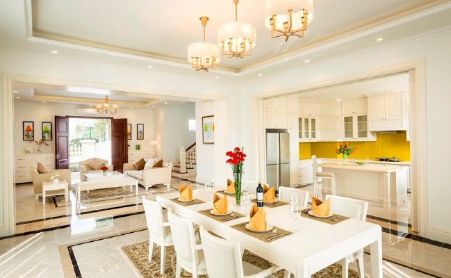 Luxurious villa with 4 bedrooms in Vinhome Riverside to rent 4