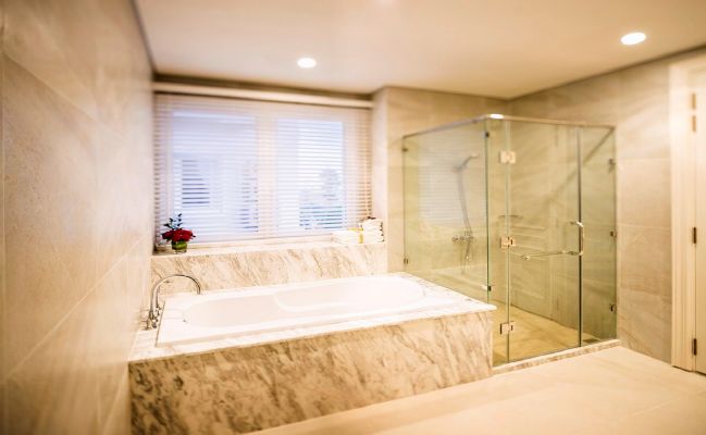 Luxurious villa with 4 bedrooms in Vinhome Riverside to rent 5