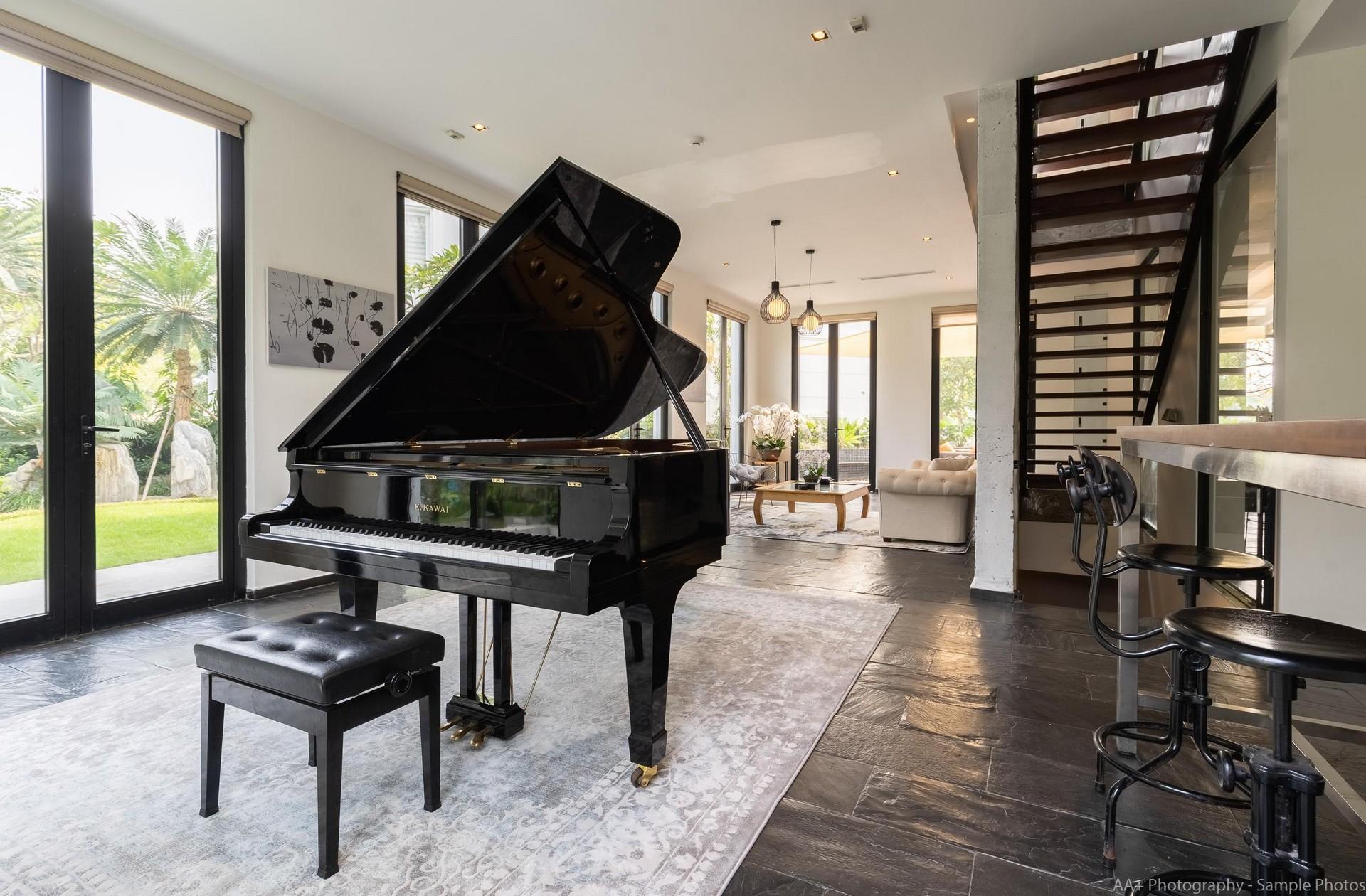 Luxury Furnished Villa In Vinhomes Riverside To Lease 14