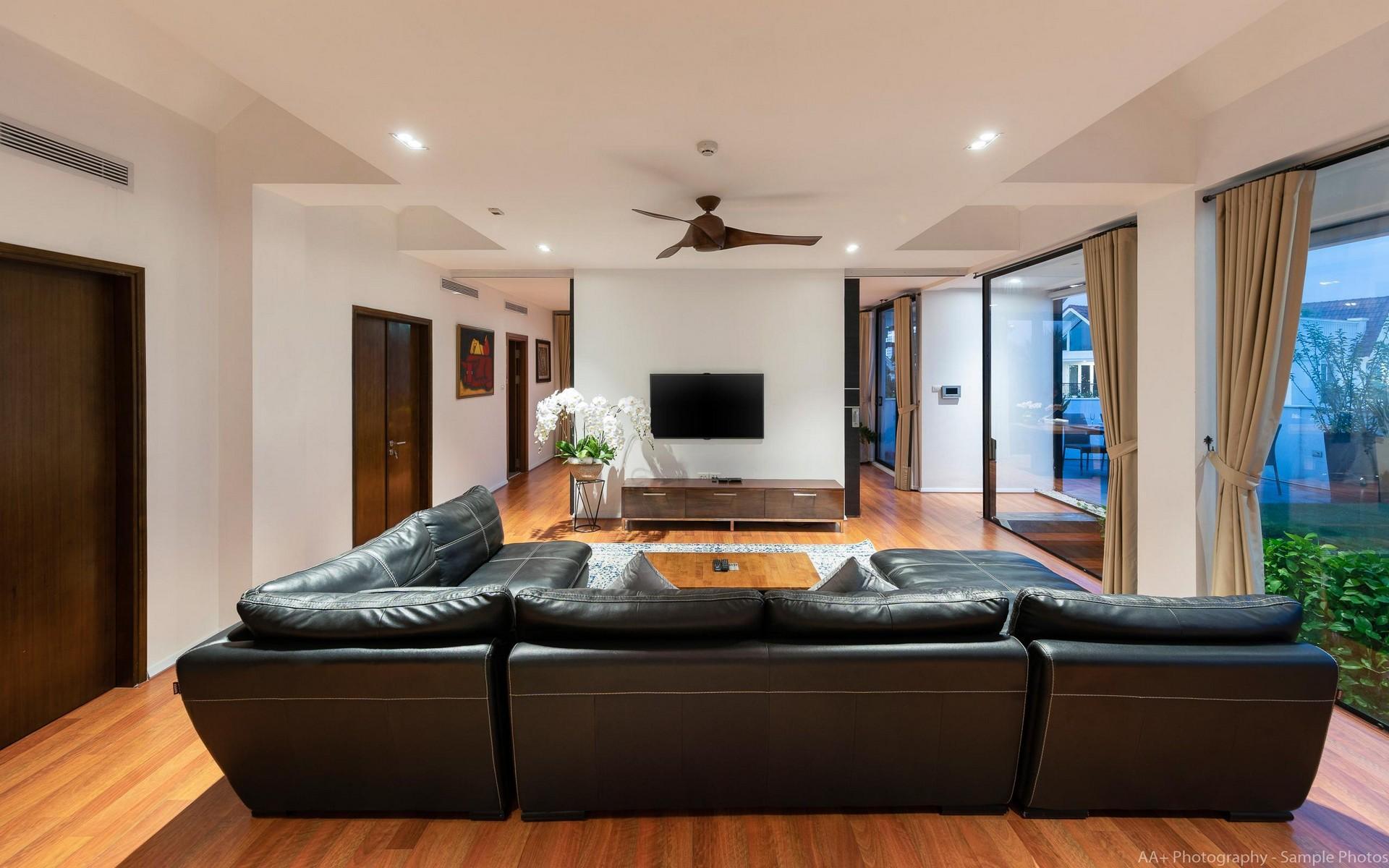 Luxury Furnished Villa In Vinhomes Riverside To Lease 15