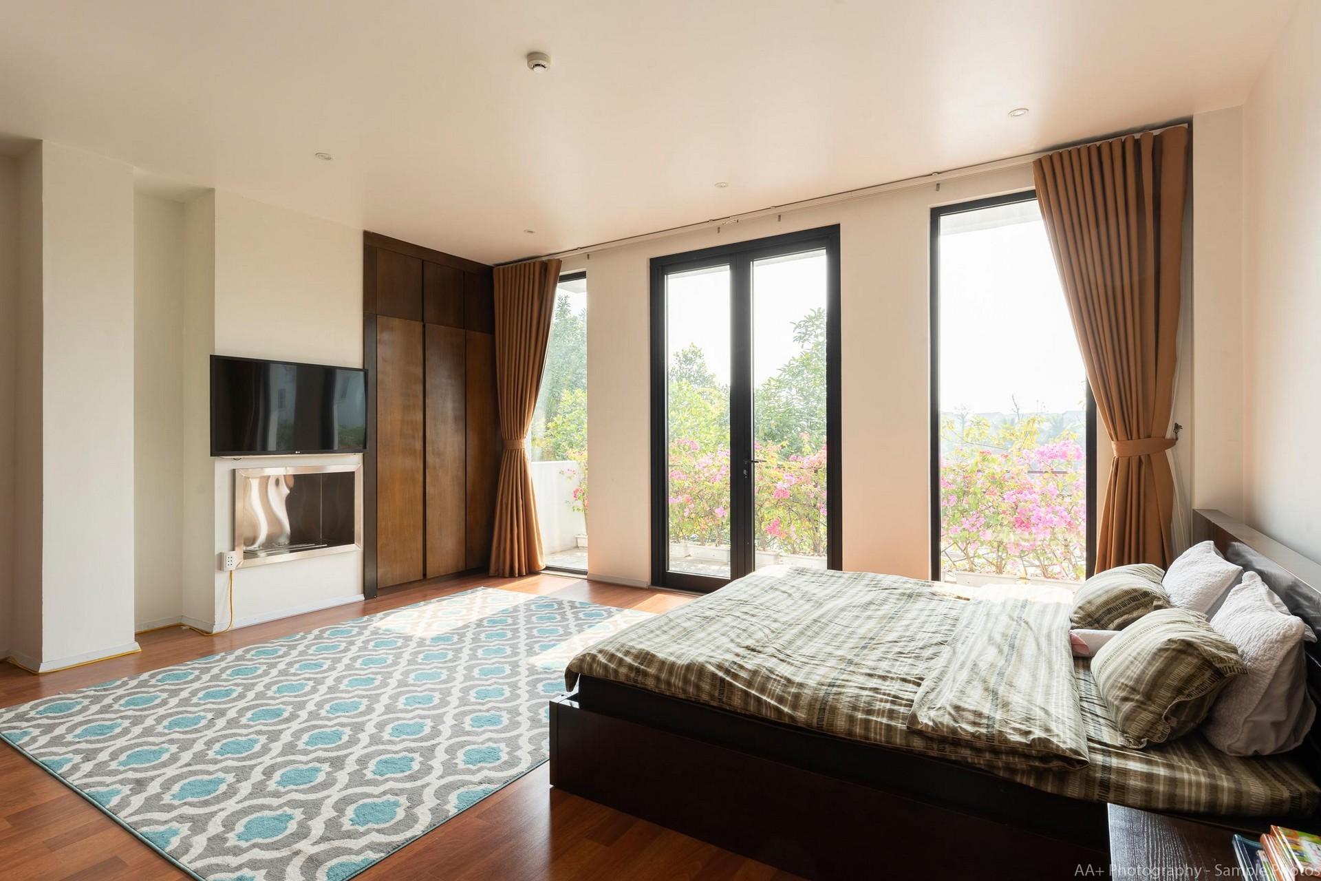 Luxury Furnished Villa In Vinhomes Riverside To Lease 17