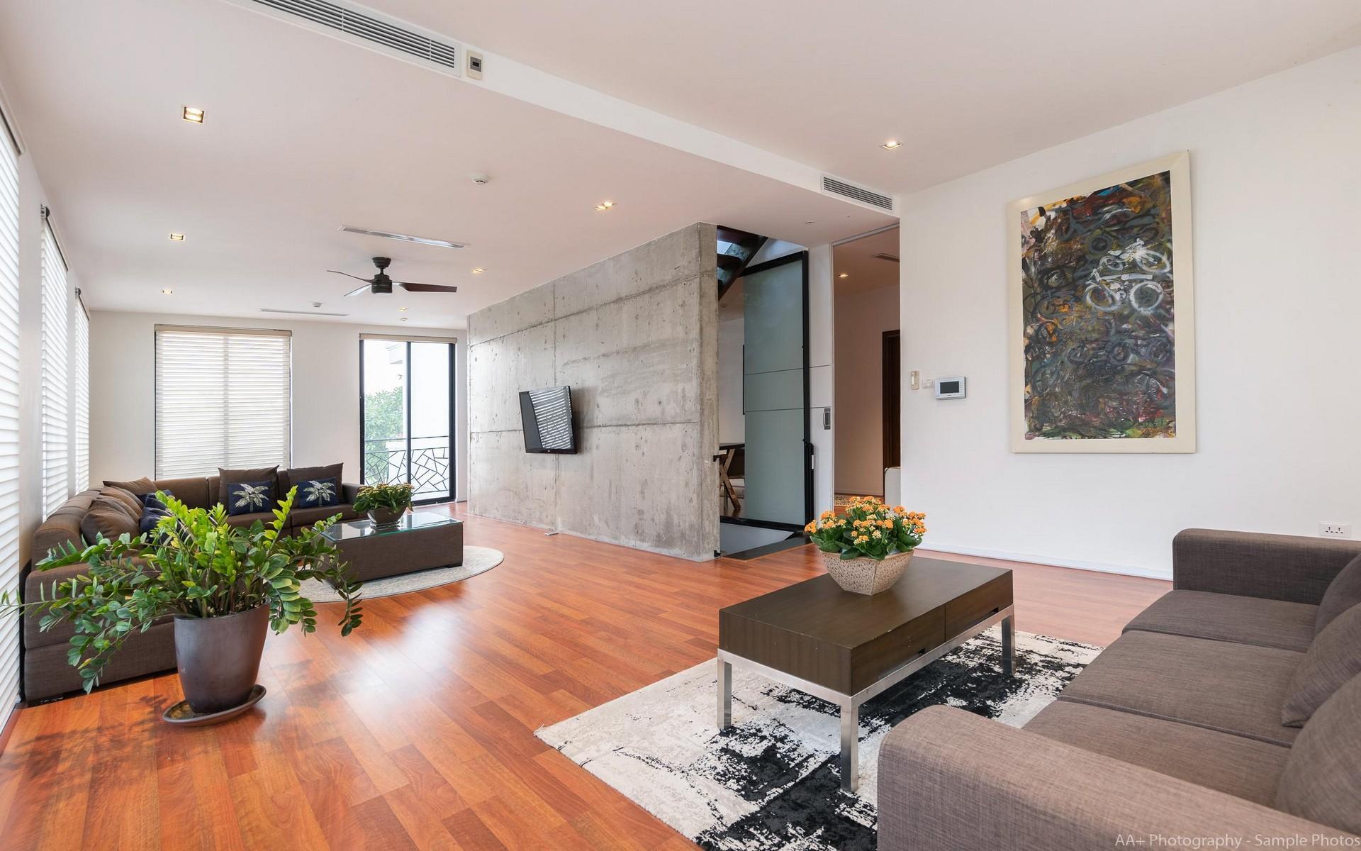 Luxury Furnished Villa In Vinhomes Riverside To Lease 20