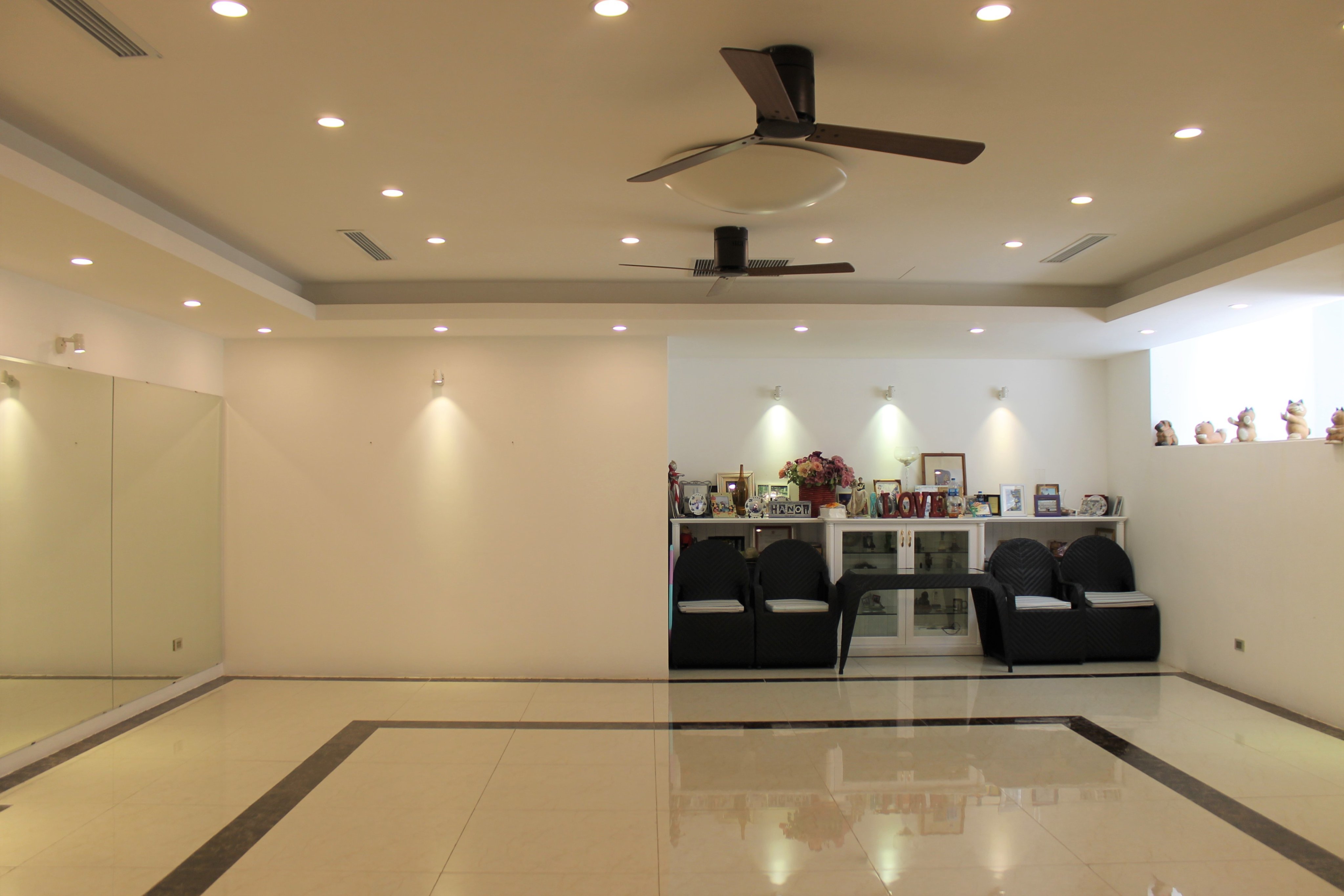 Luxury Furnished Vinhomes Riverside Villa To Rent With Elevator 9