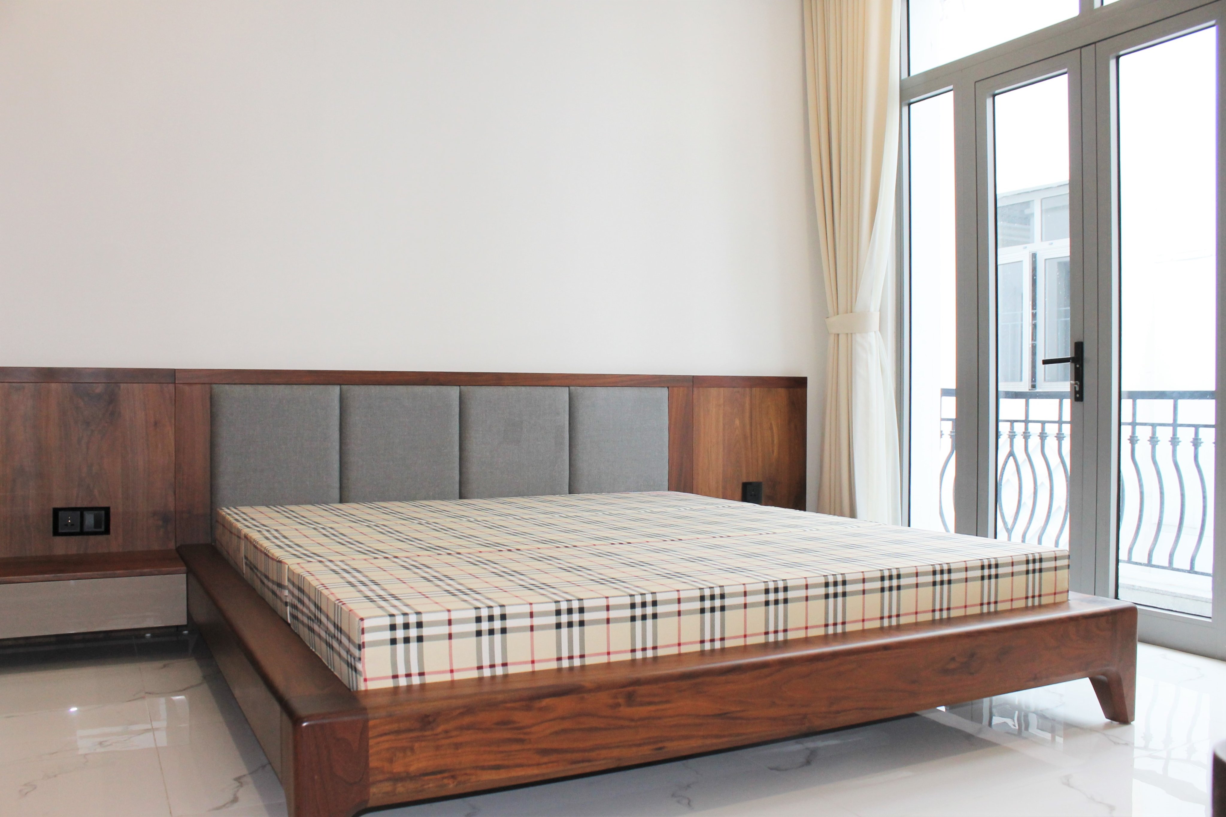Luxury Furnished With Elevator And Koi Fish Pond Garden Villa At Vinhomes The Harmony To Lease 11