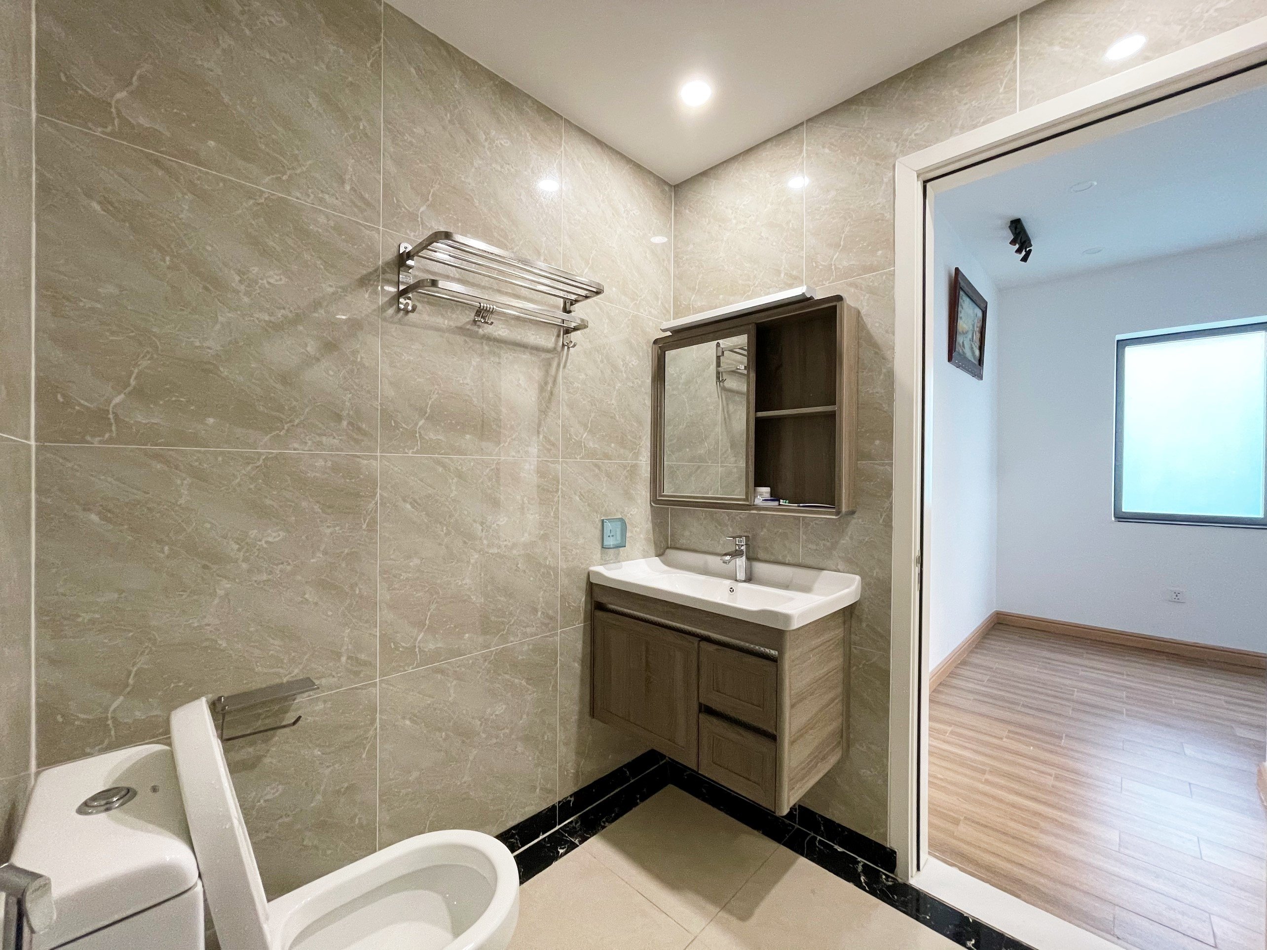 Luxury Villa in Hanoi Vinhomes Riverside The Harmony full furniture for rent 11