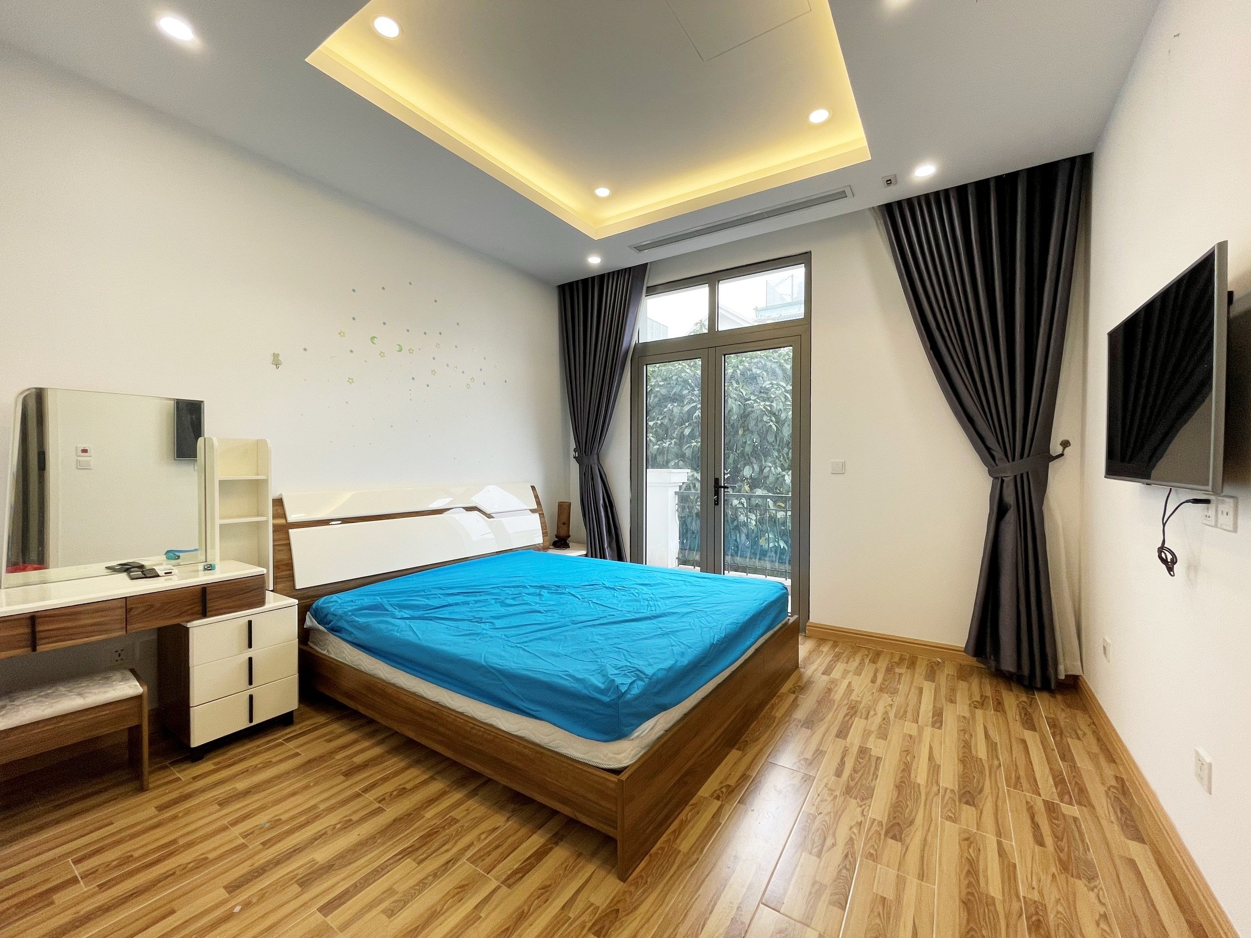 Luxury Villa in Hanoi Vinhomes Riverside The Harmony full furniture for rent 4